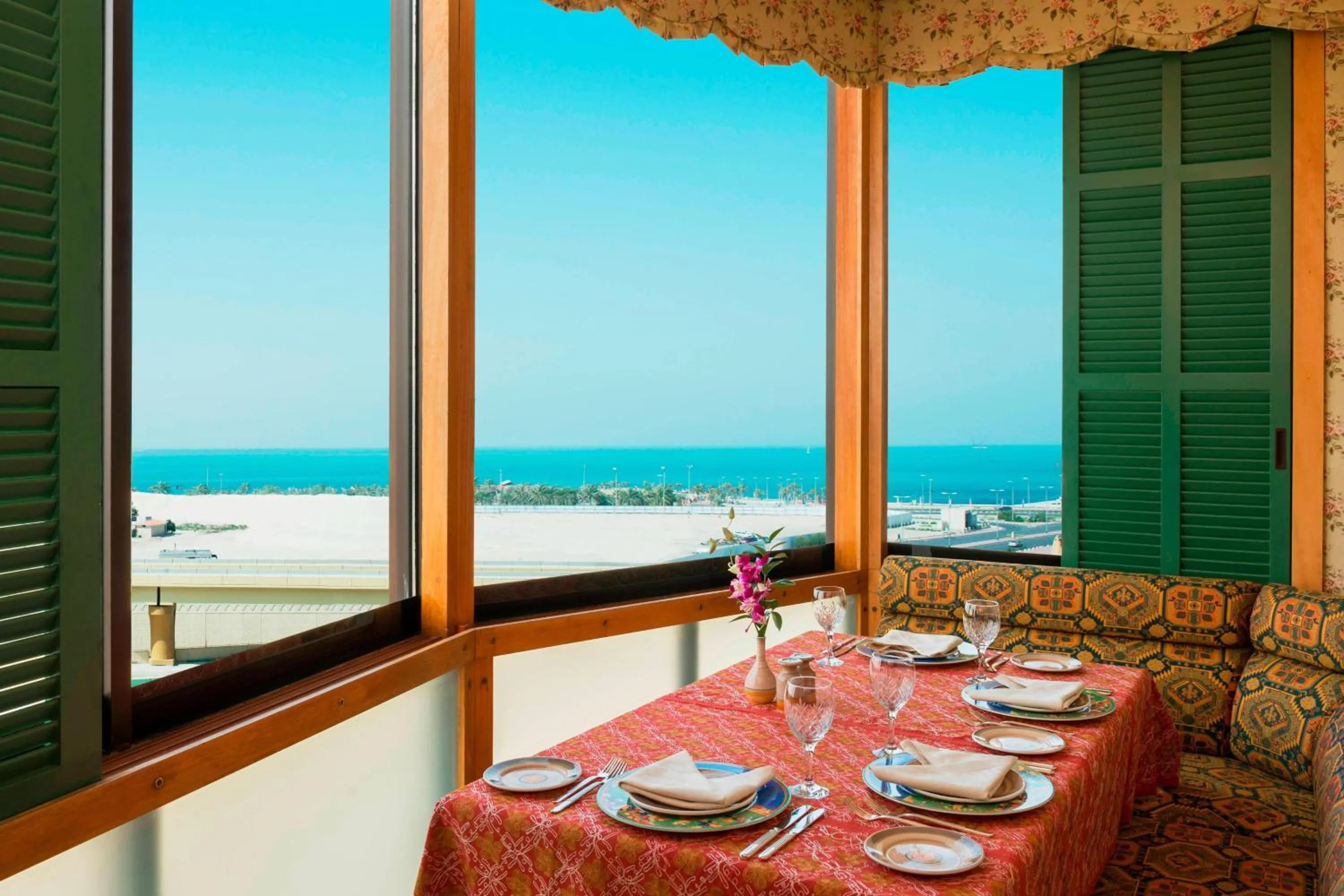 Restaurant/places to eat in Sheraton Kuwait, a Luxury Collection Hotel, Kuwait City