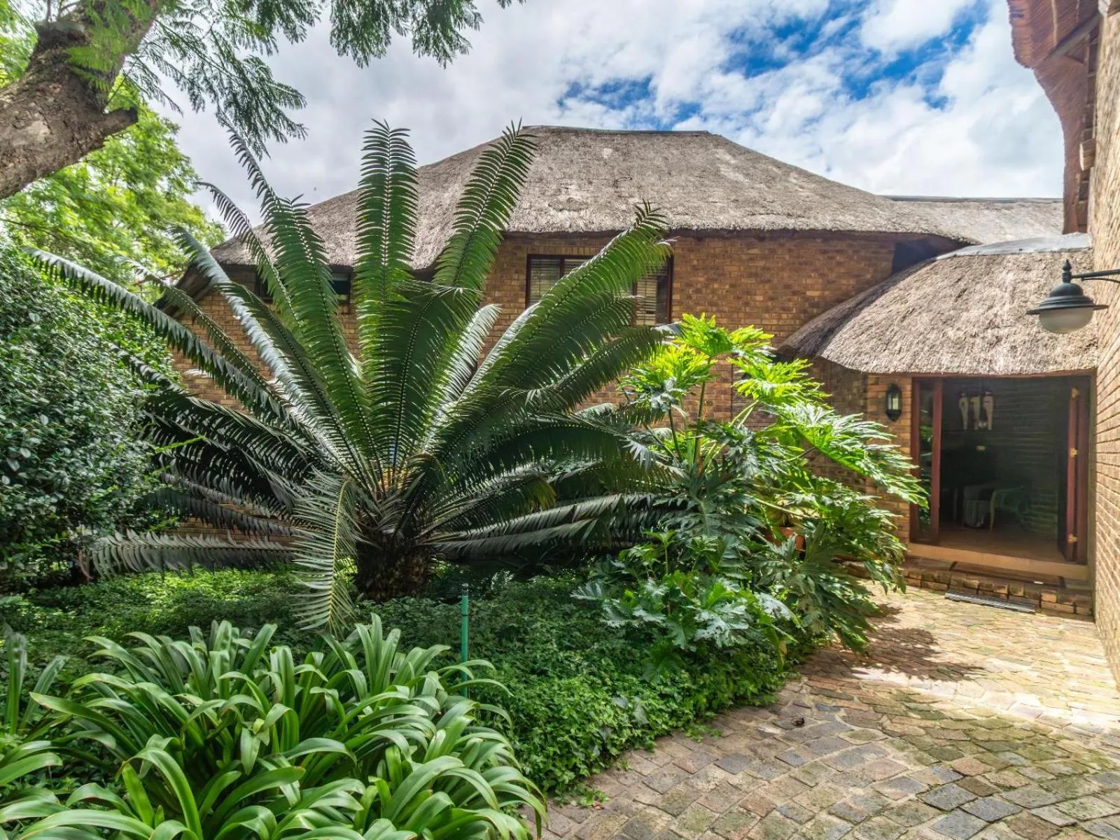 Facade/entrance in Shepherd Lodge