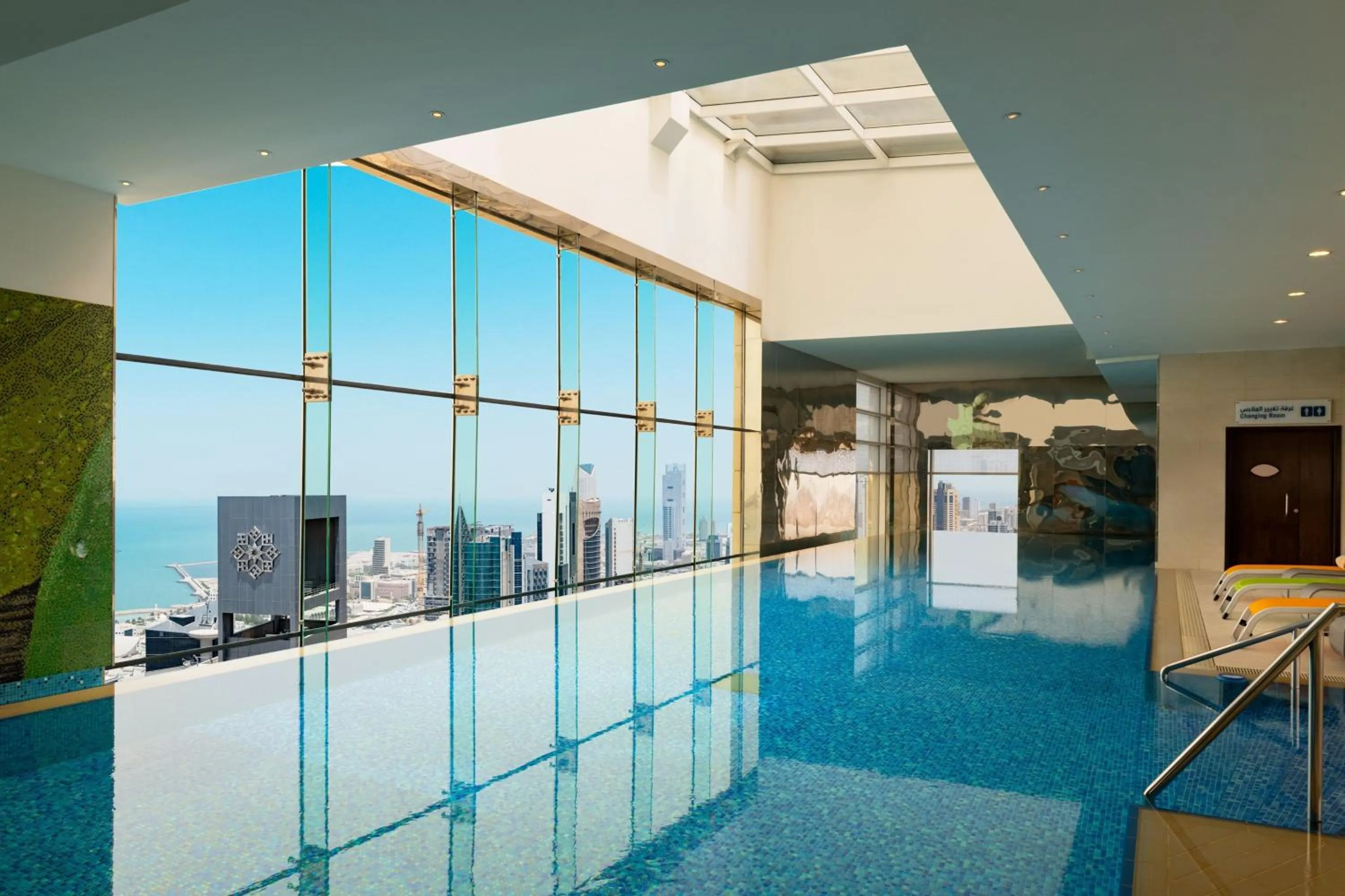 Swimming pool in Four Points By Sheraton Kuwait