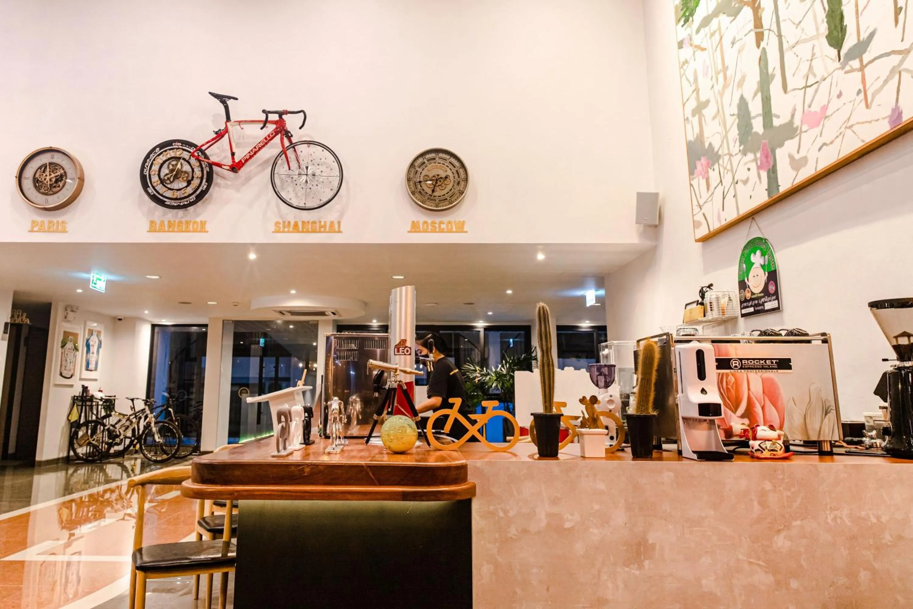 Restaurant/places to eat in Tour De Phuket Hotel - SHA Plus