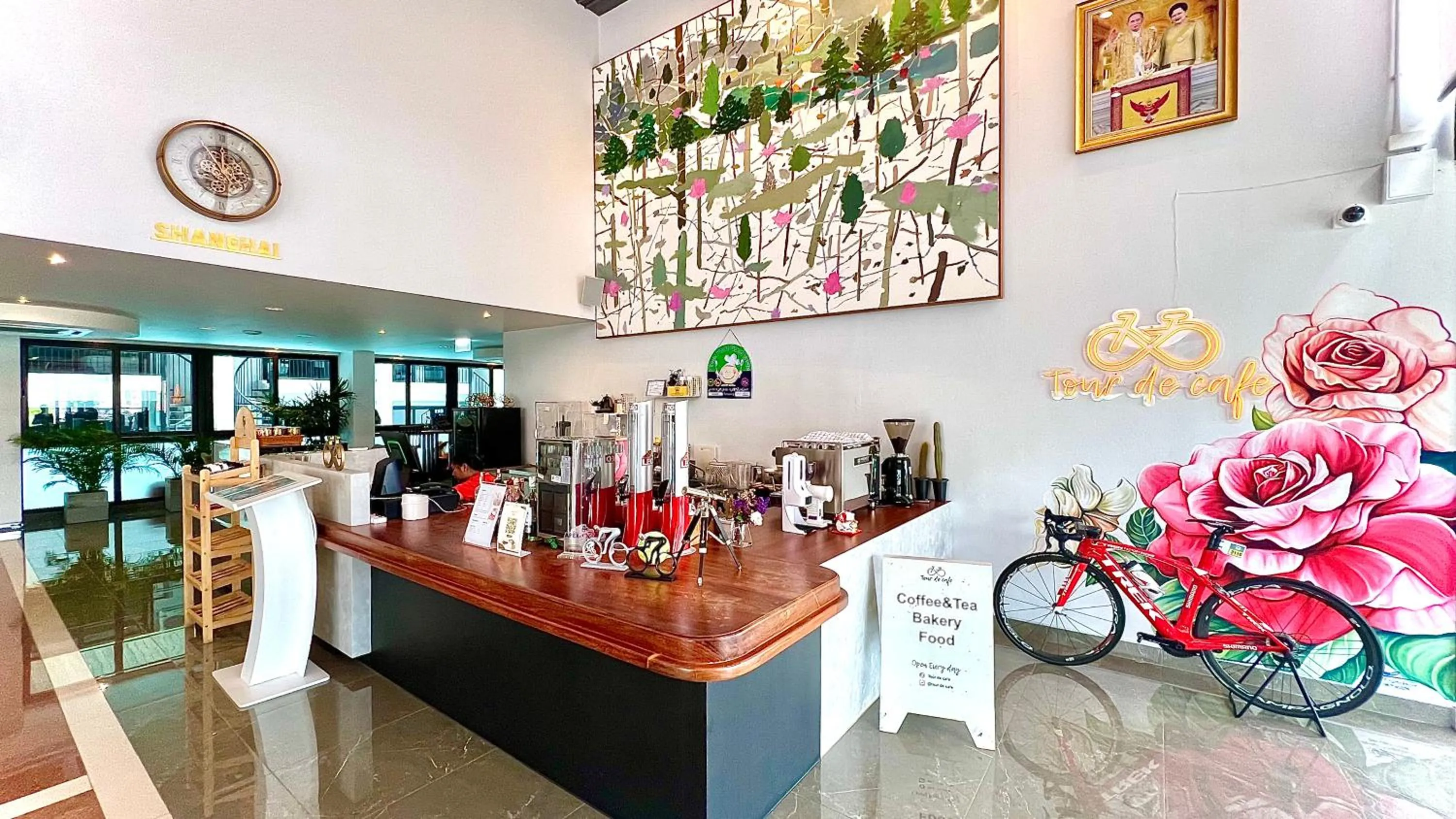 Restaurant/places to eat in Tour De Phuket Hotel - SHA Plus