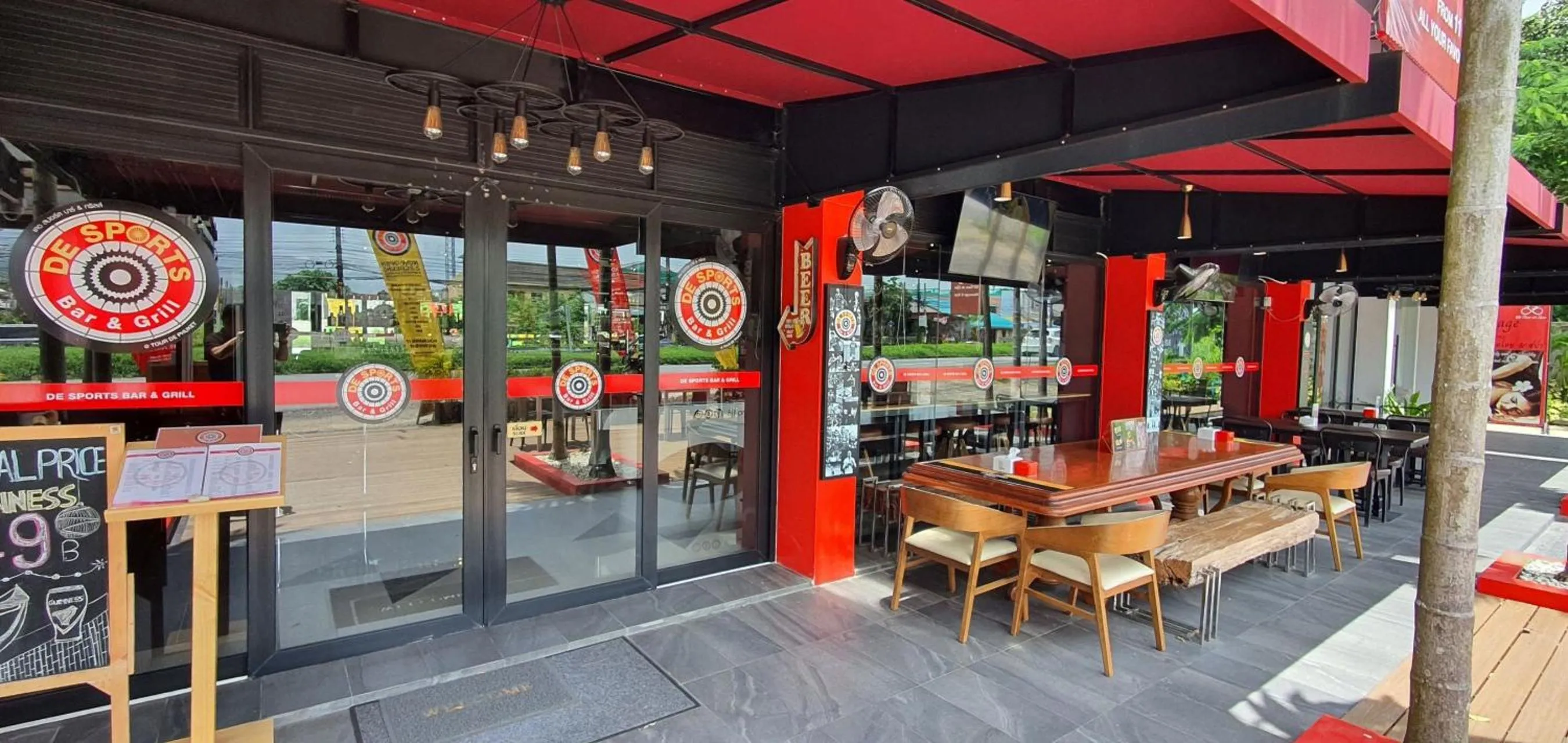 Lounge or bar in Tour De Phuket Hotel - SHA Plus