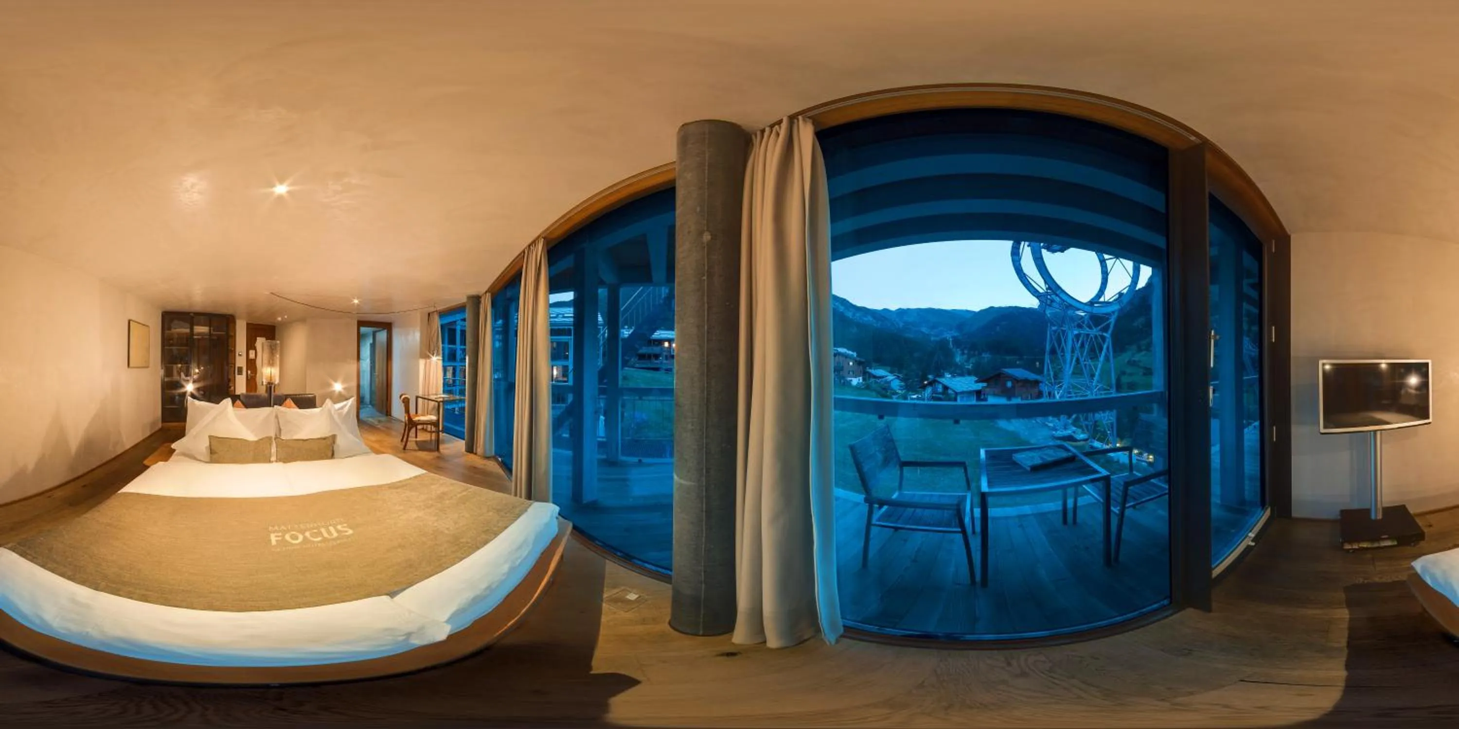 View (from property/room), Bed in Matterhorn FOCUS Design Hotel