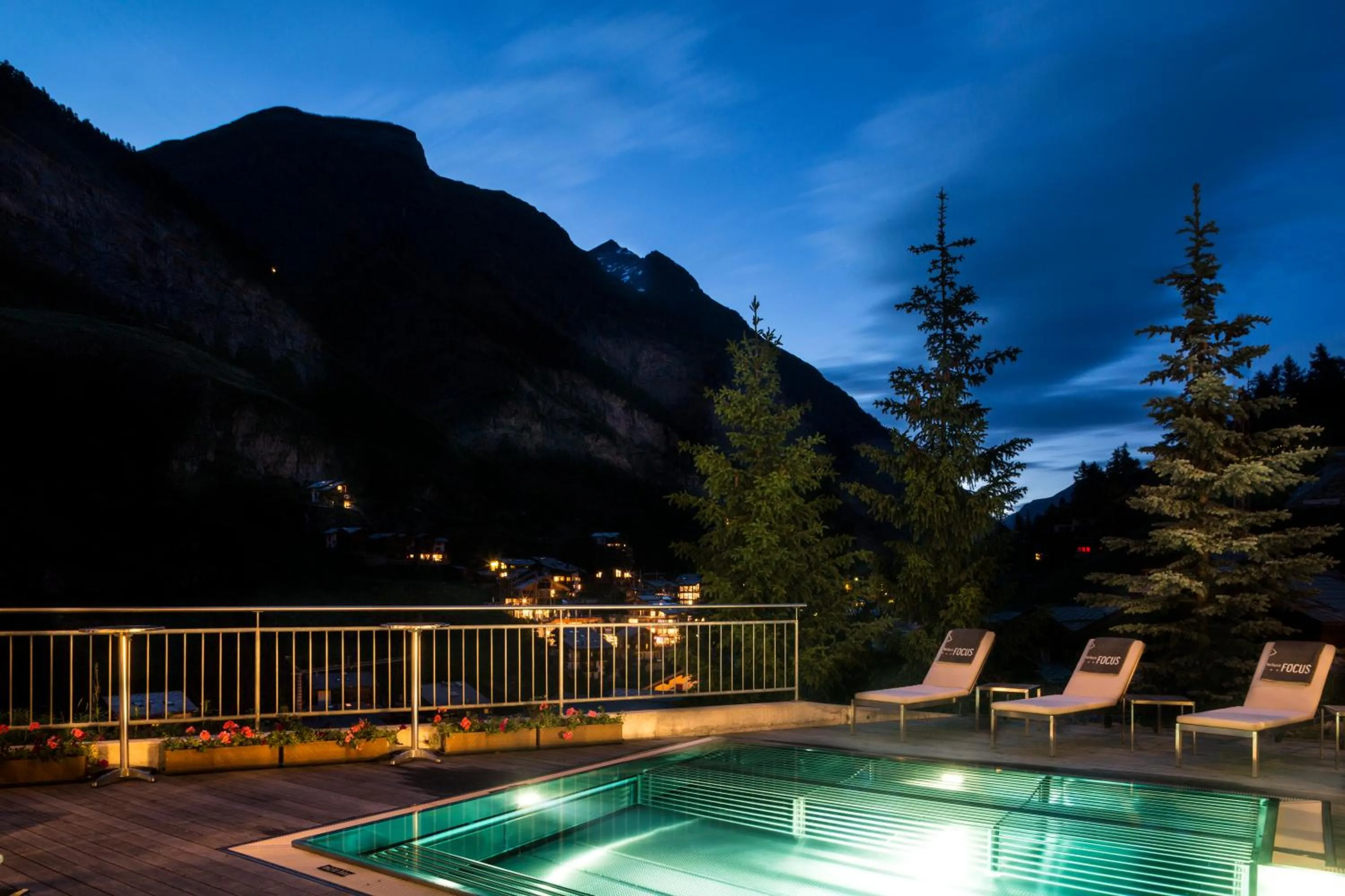 Pool view in Matterhorn FOCUS Design Hotel
