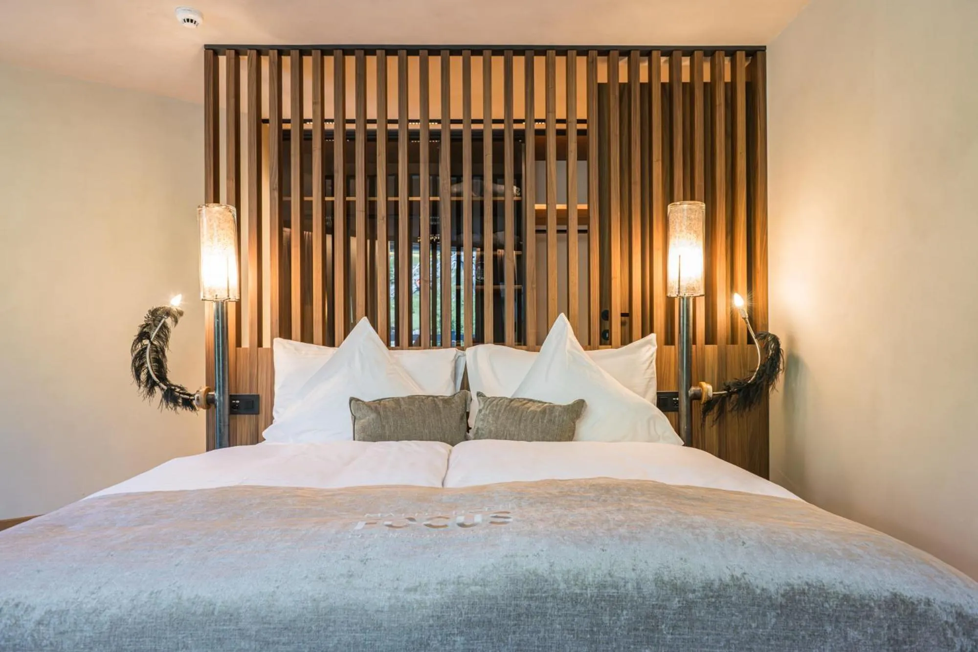 Bedroom, Bed in Matterhorn FOCUS Design Hotel