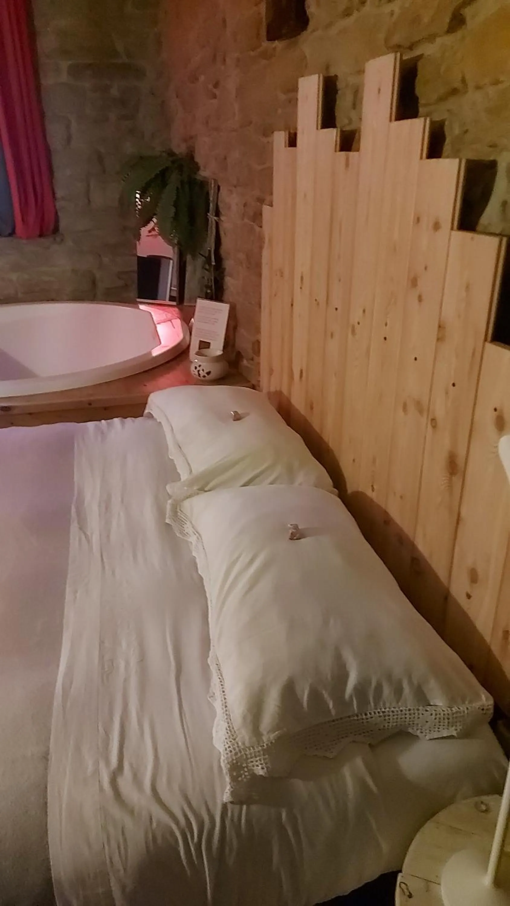 Bed in #FortCozzo - JacuzziSuite & Sauna - Casola Valsenio