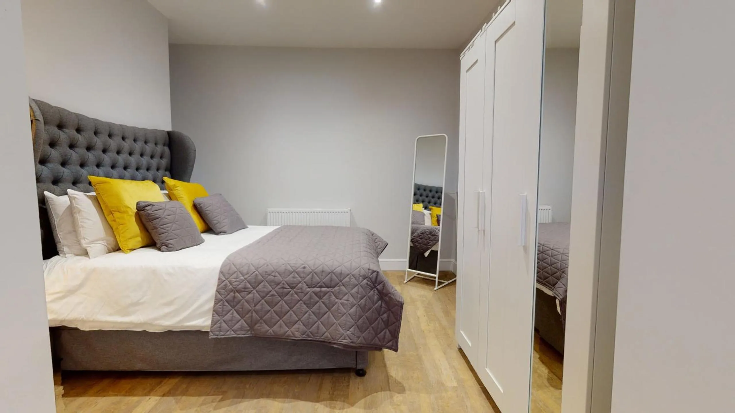 Family Studio in Castle Yard Studios