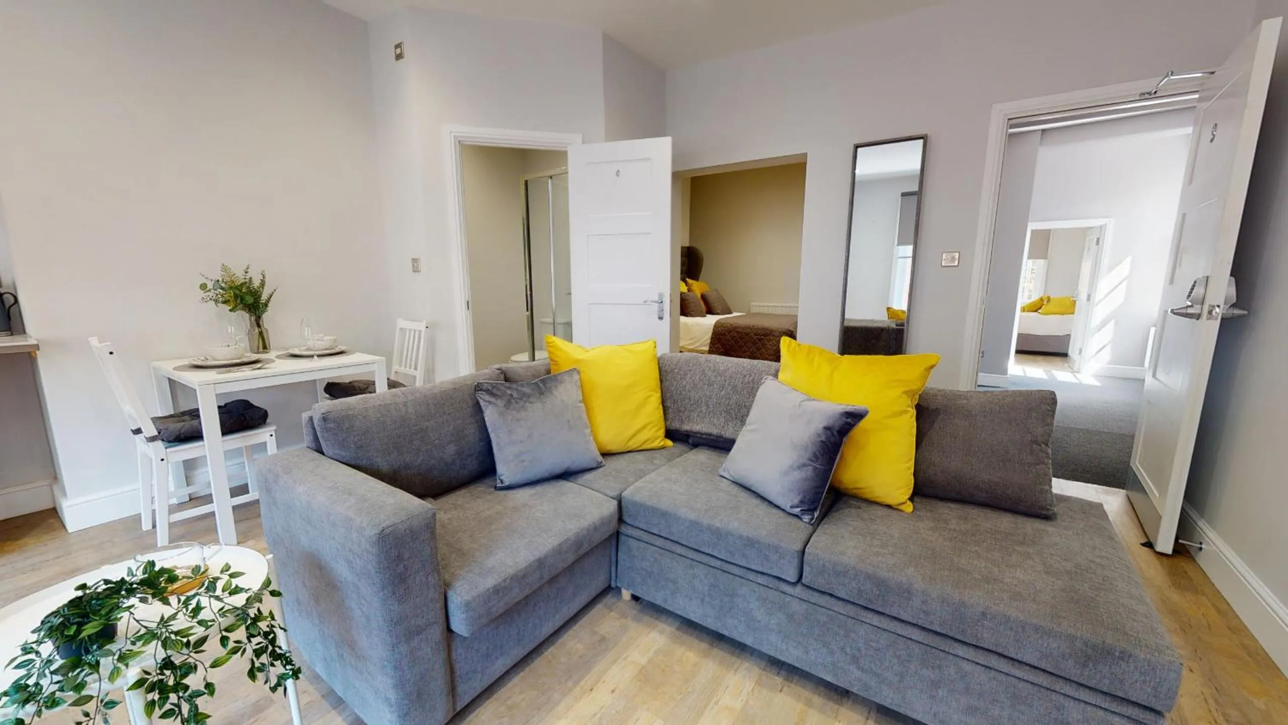 Family Studio in Castle Yard Studios