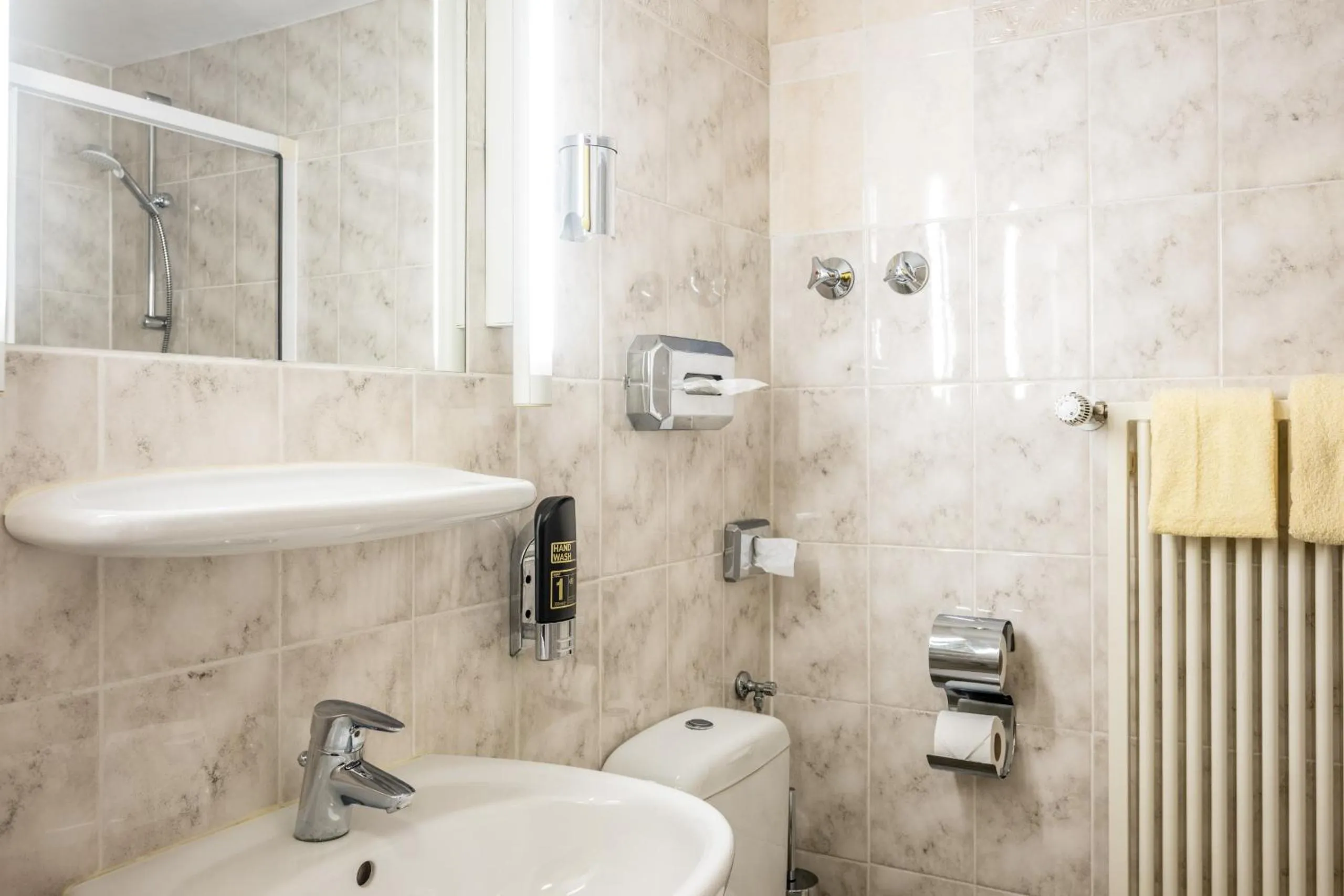 Bathroom in Hotel Grunewald