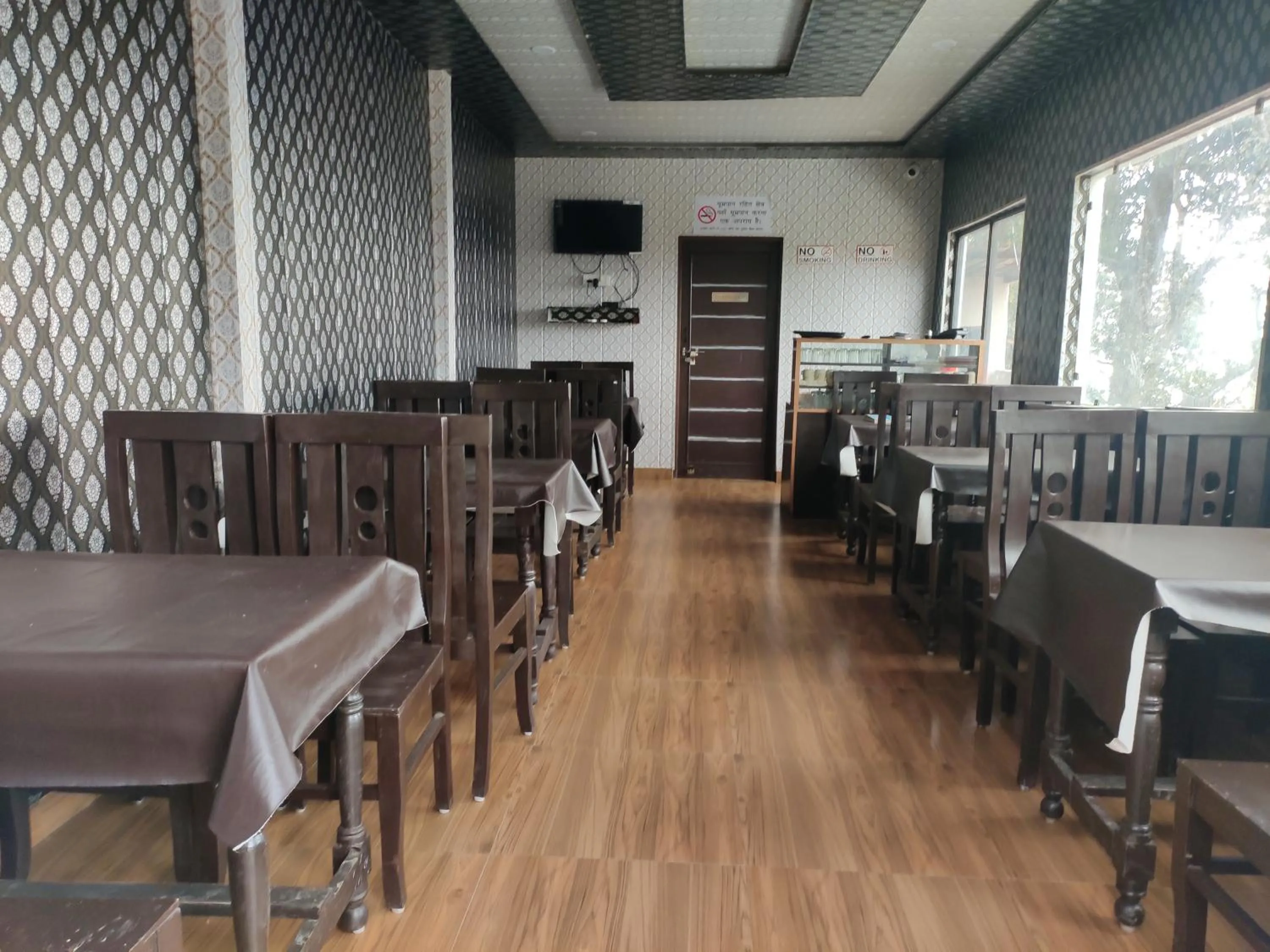 Restaurant/places to eat in Dev Bhoomi Resort