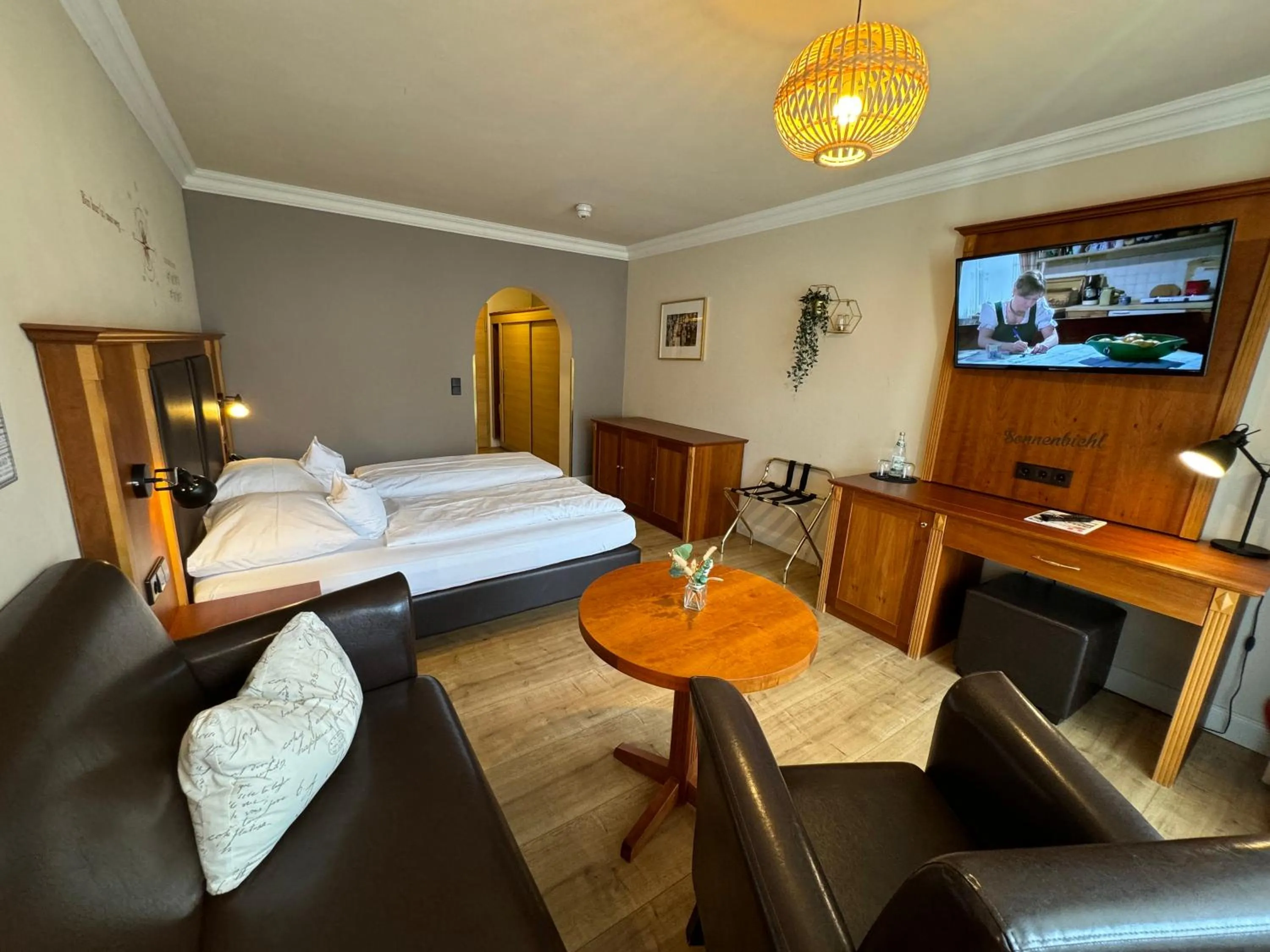 Photo of the whole room, Bed in Alpenstadthotels