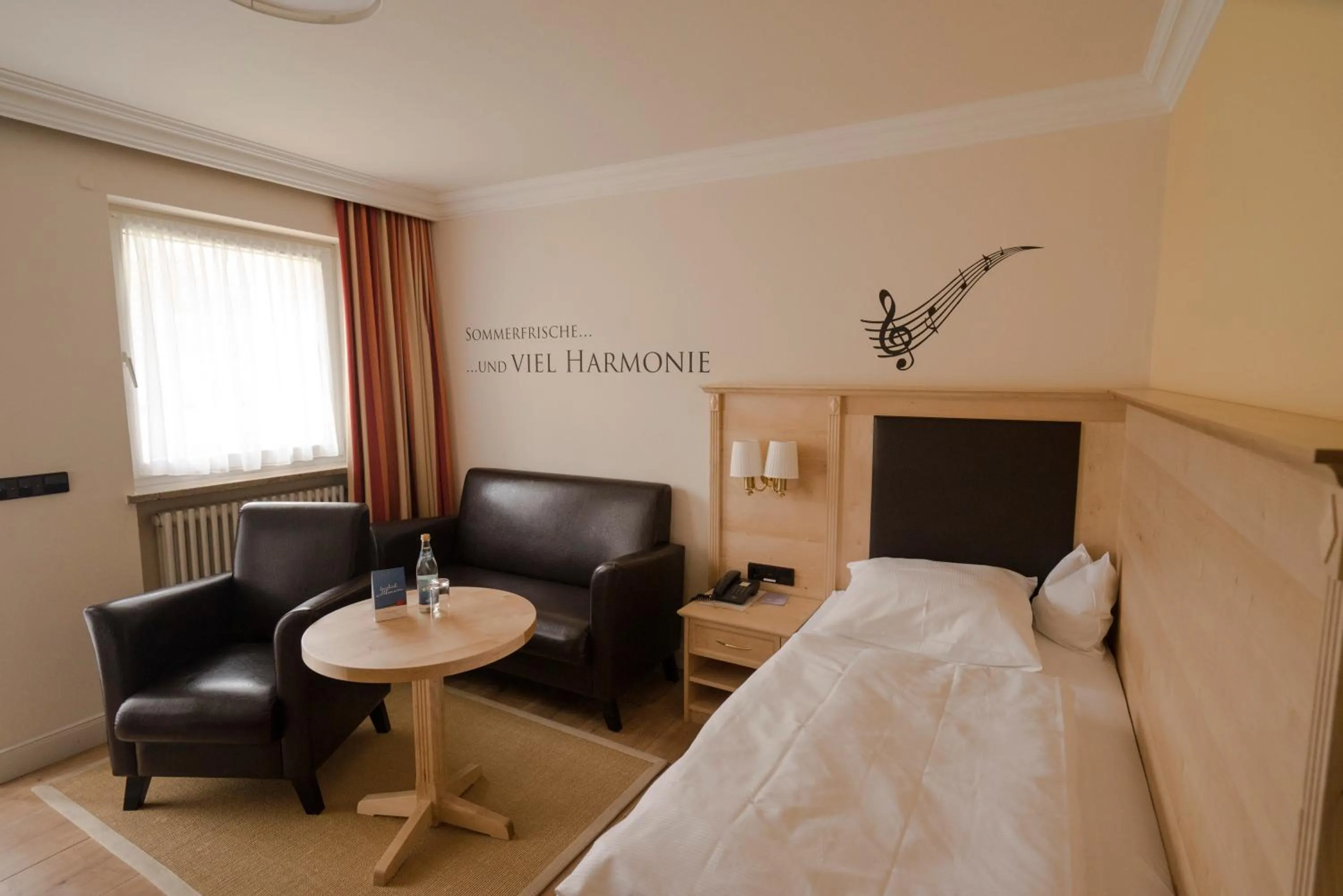 Bedroom in Alpenstadthotels