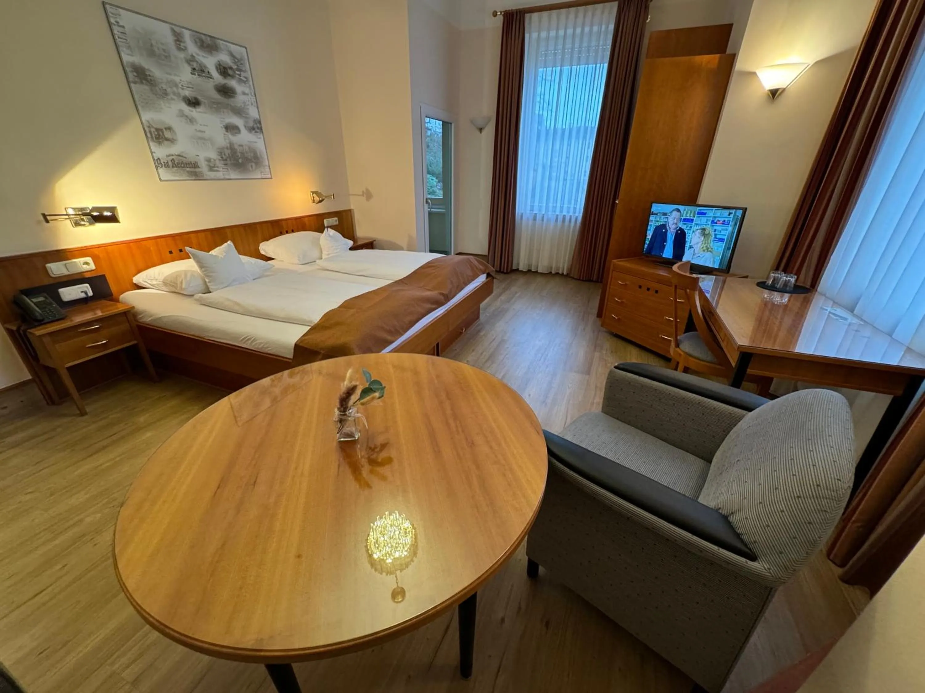 Photo of the whole room, Bed in Alpenstadthotels