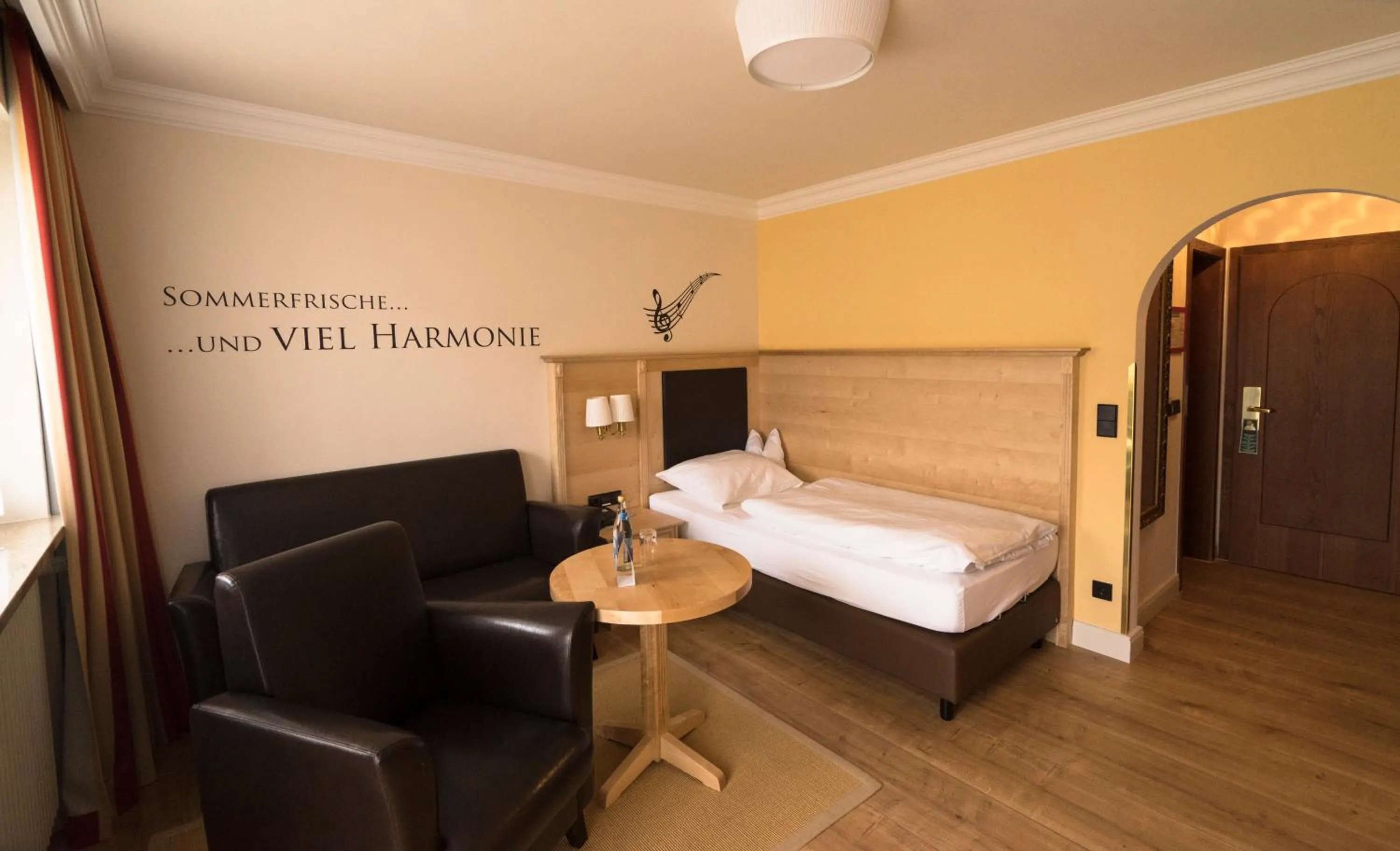 Bedroom, Bed in Alpenstadthotels