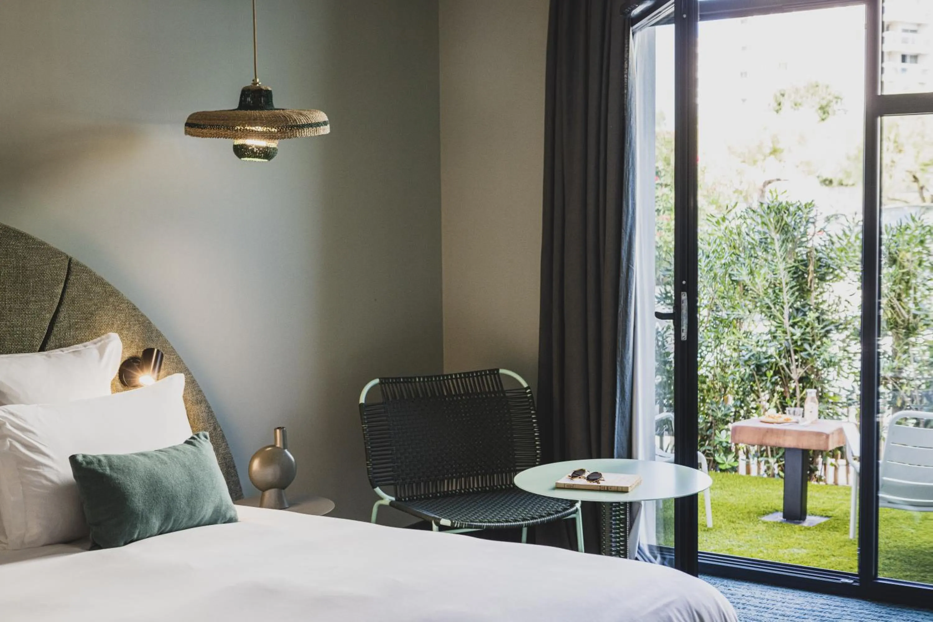 Bedroom, Bed in Le Garage Biarritz Hôtel