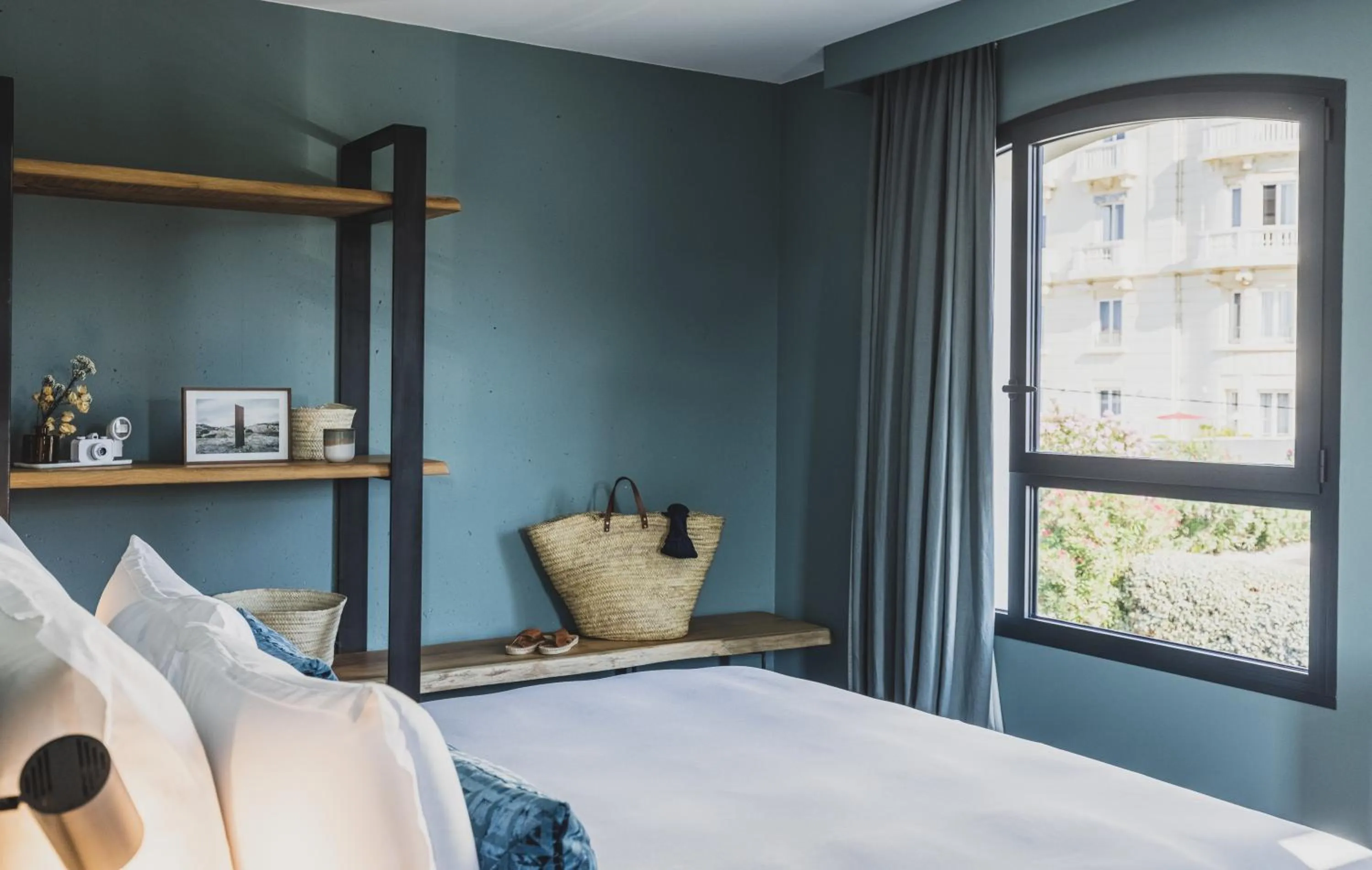 Bedroom, Bed in Le Garage Biarritz Hôtel