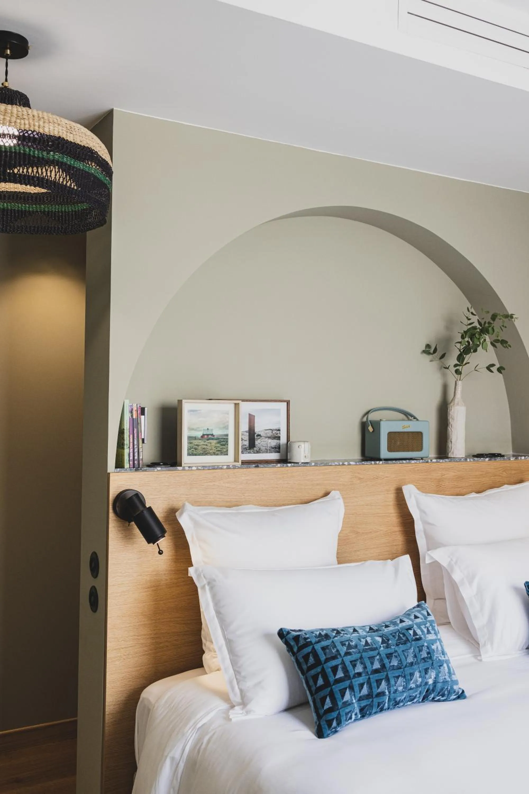 Bedroom, Bed in Le Garage Biarritz Hôtel