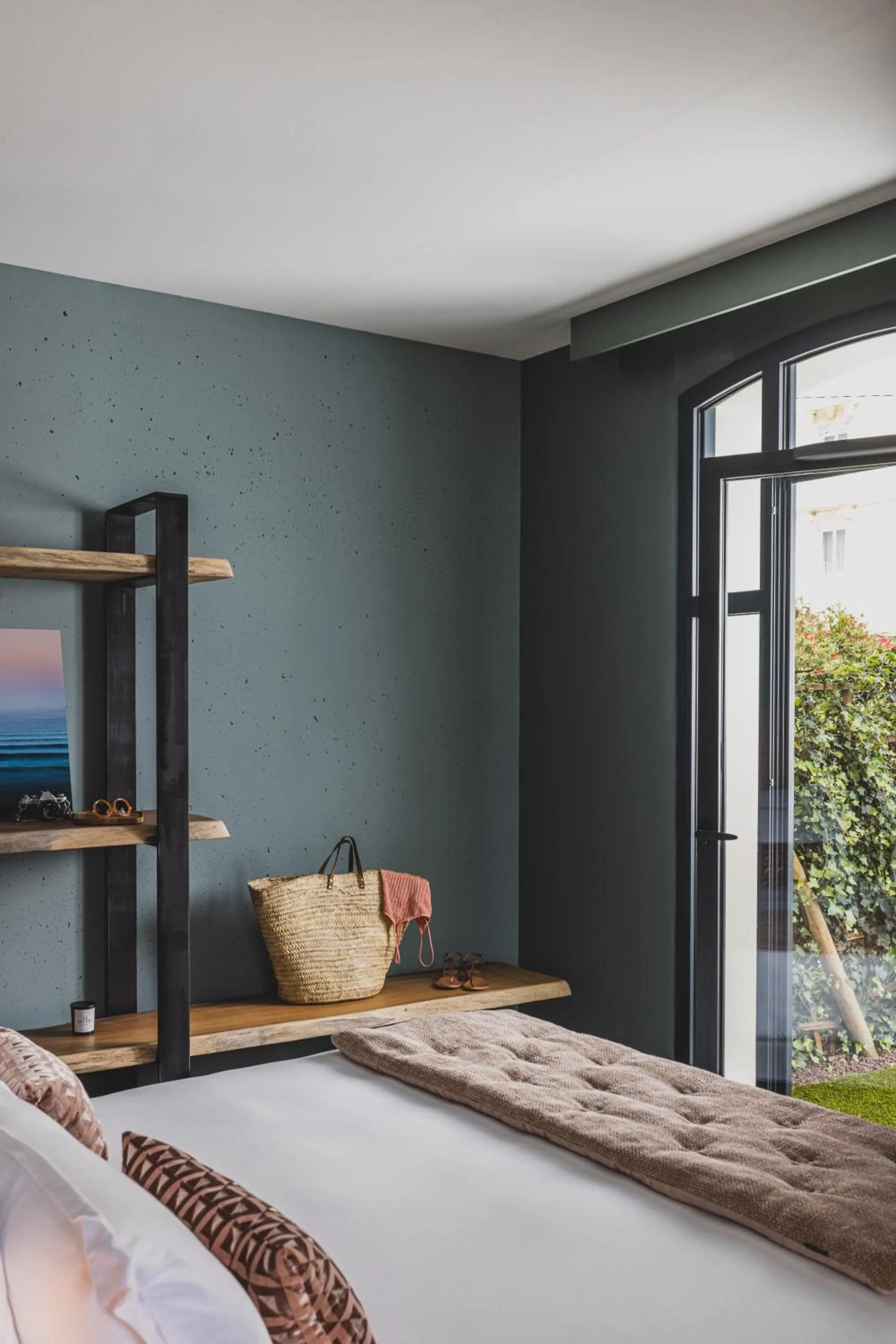 Bedroom, Bed in Le Garage Biarritz Hôtel