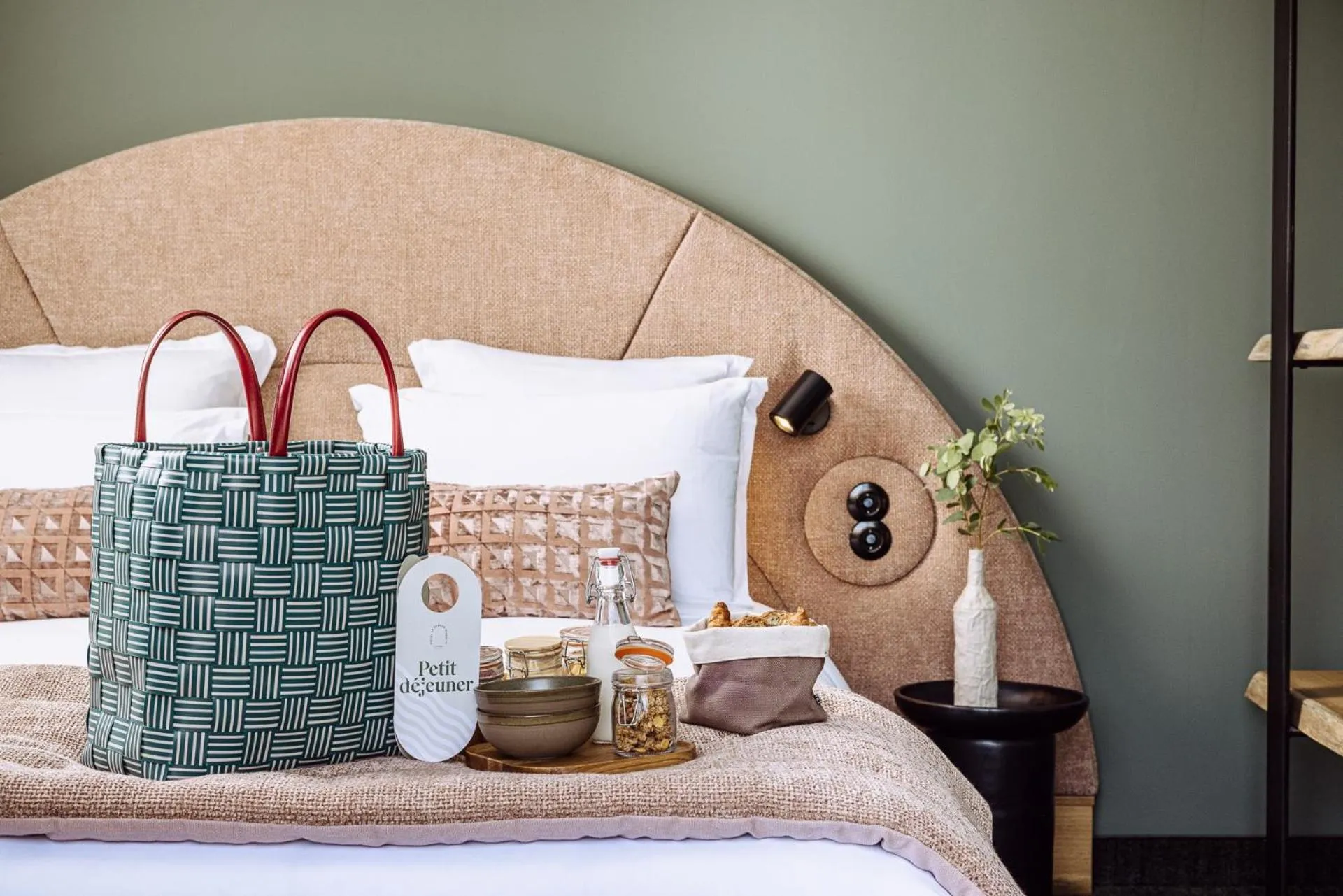 Bed in Le Garage Biarritz Hôtel