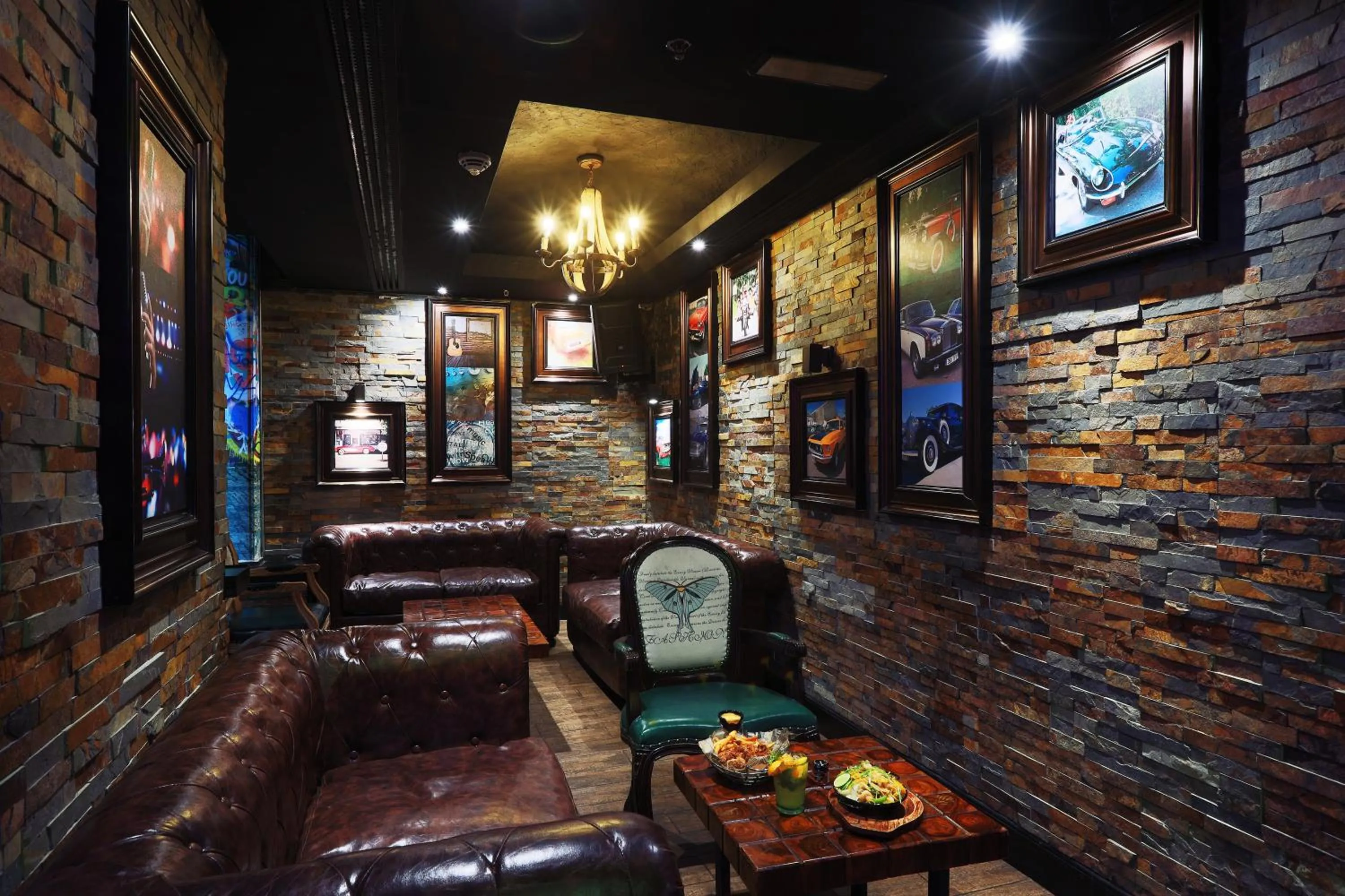 Lounge or bar in Holiday Inn Dubai Al Barsha by IHG