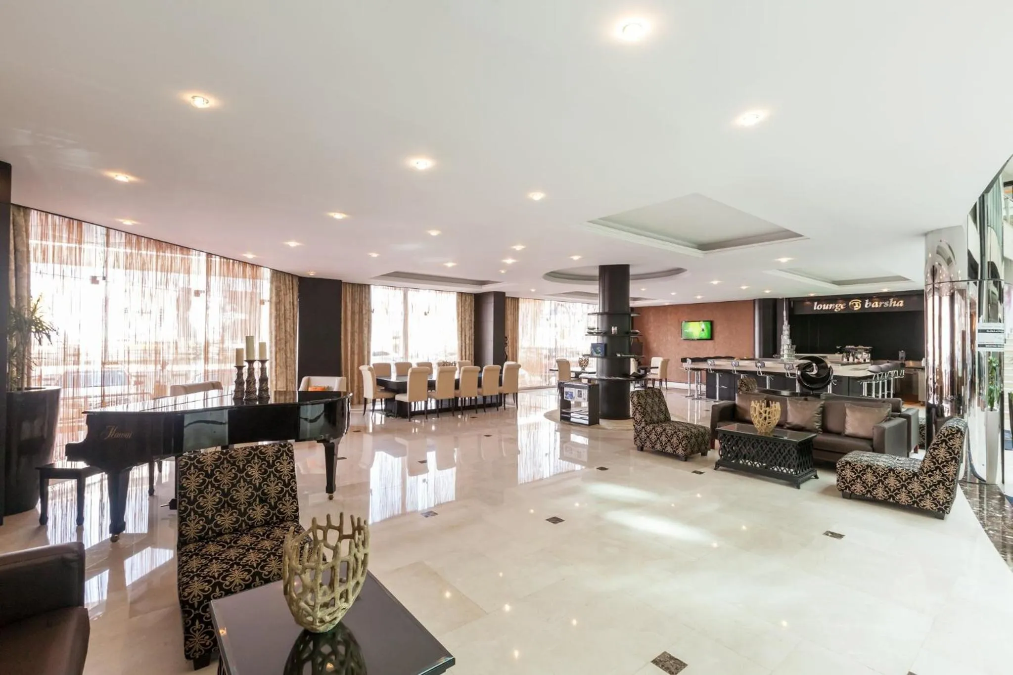 Lounge or bar in Holiday Inn Dubai Al Barsha by IHG
