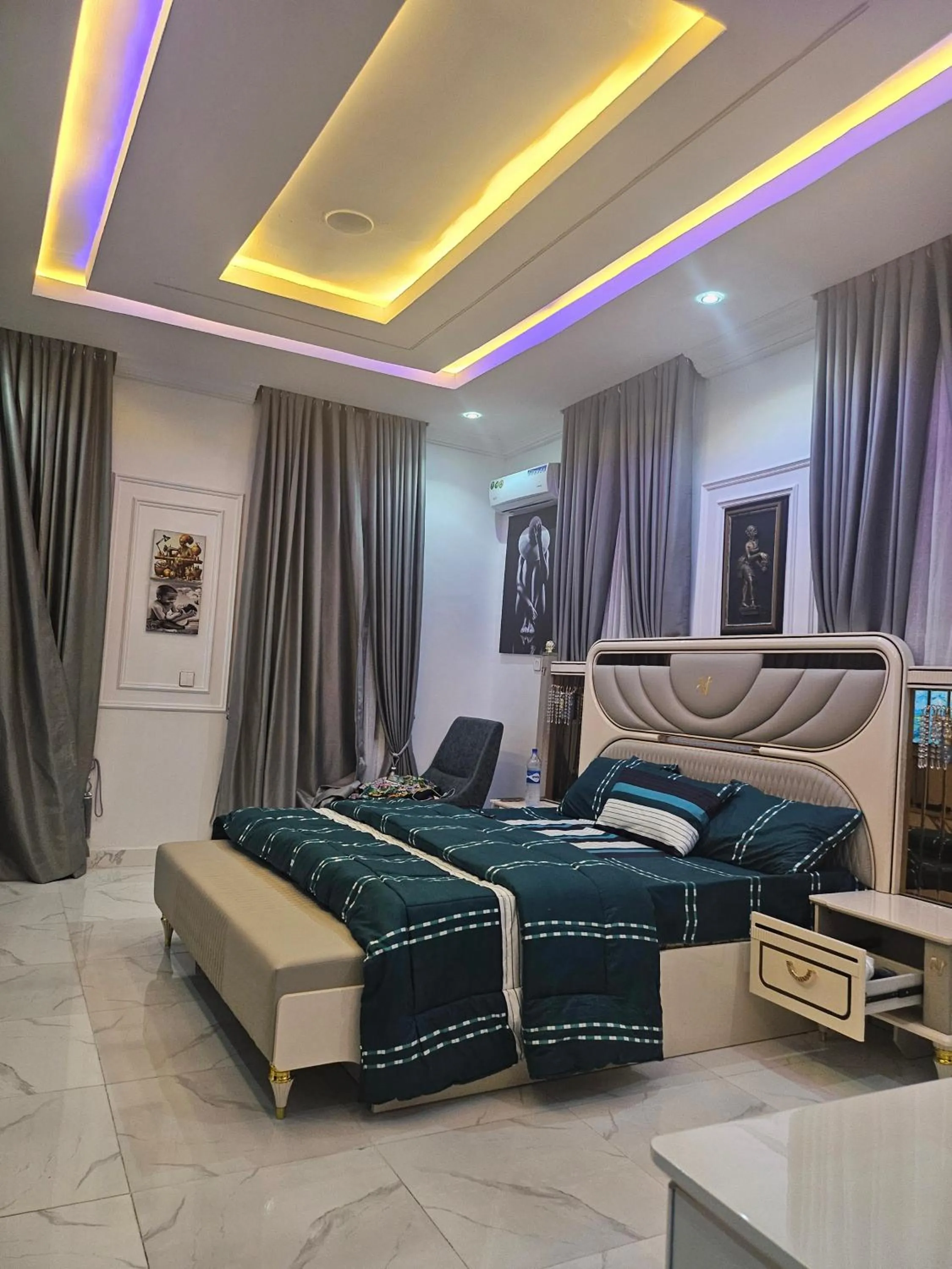 Bed in luxury 3bed rooms villa duplex lekki nigeria
