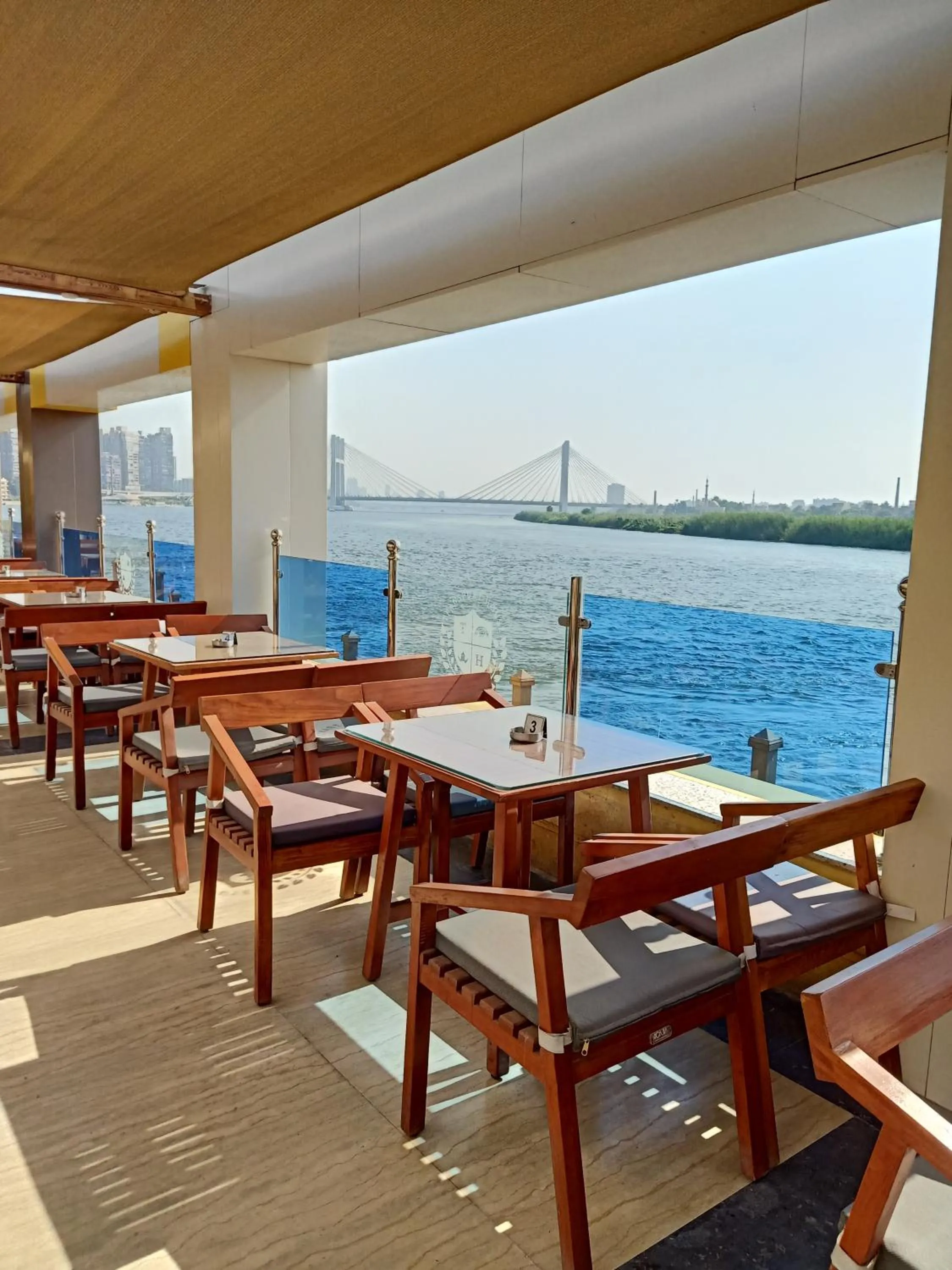 Restaurant/places to eat in Nile Transport Hotel