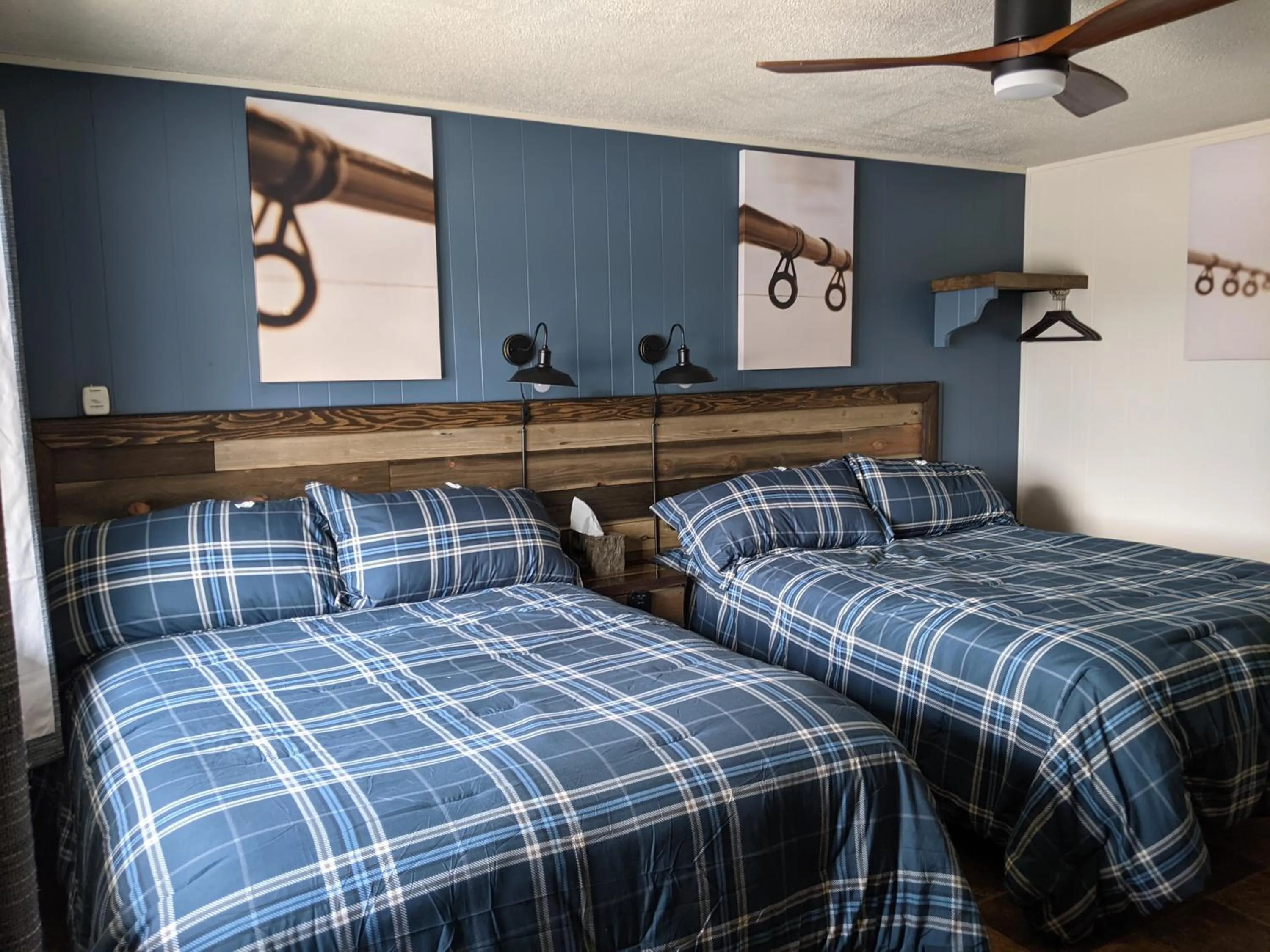 Bed in Slackwater Inn