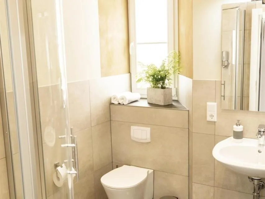 Bathroom in Zum Landsberger Hof