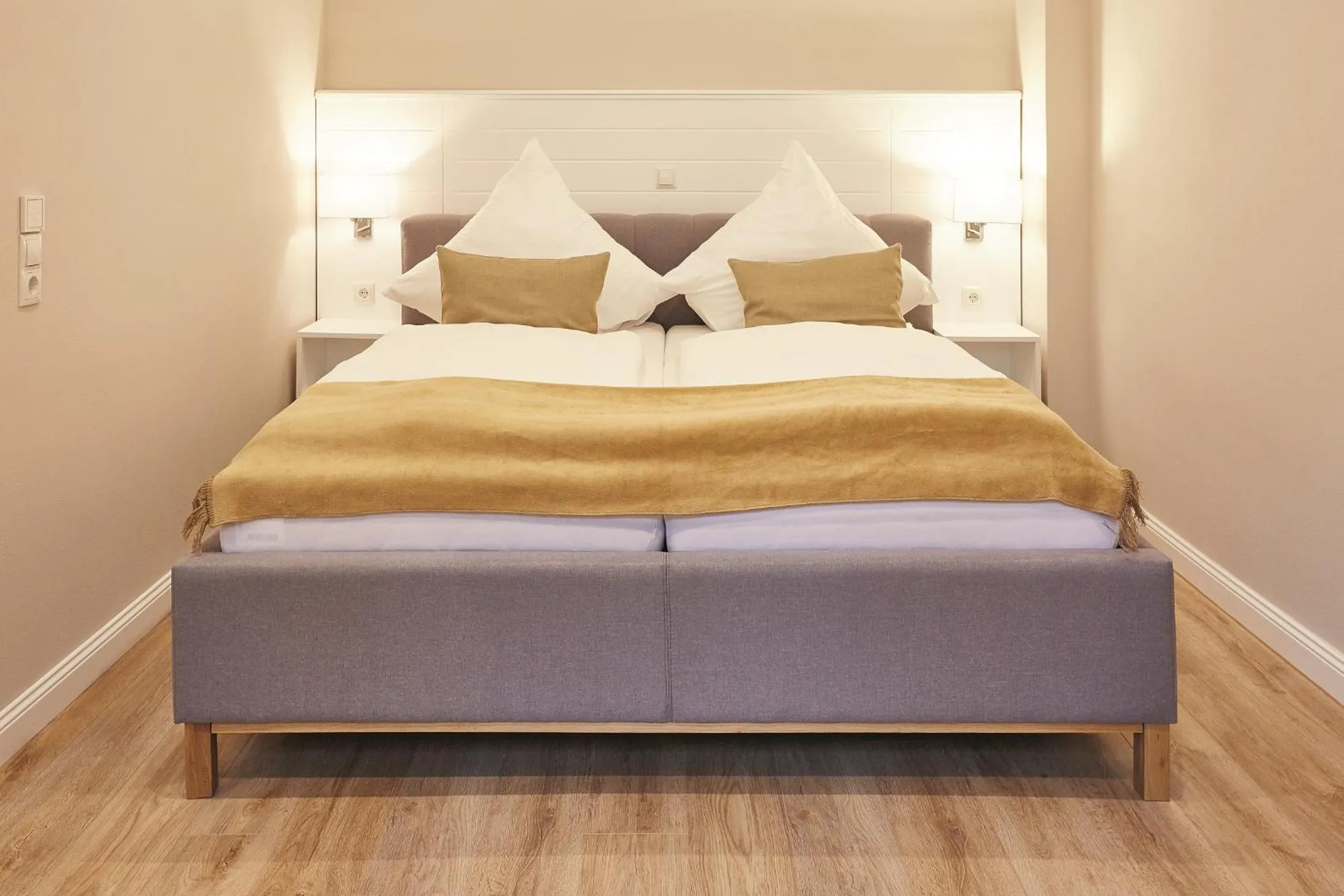 Bedroom, Bed in Zum Landsberger Hof