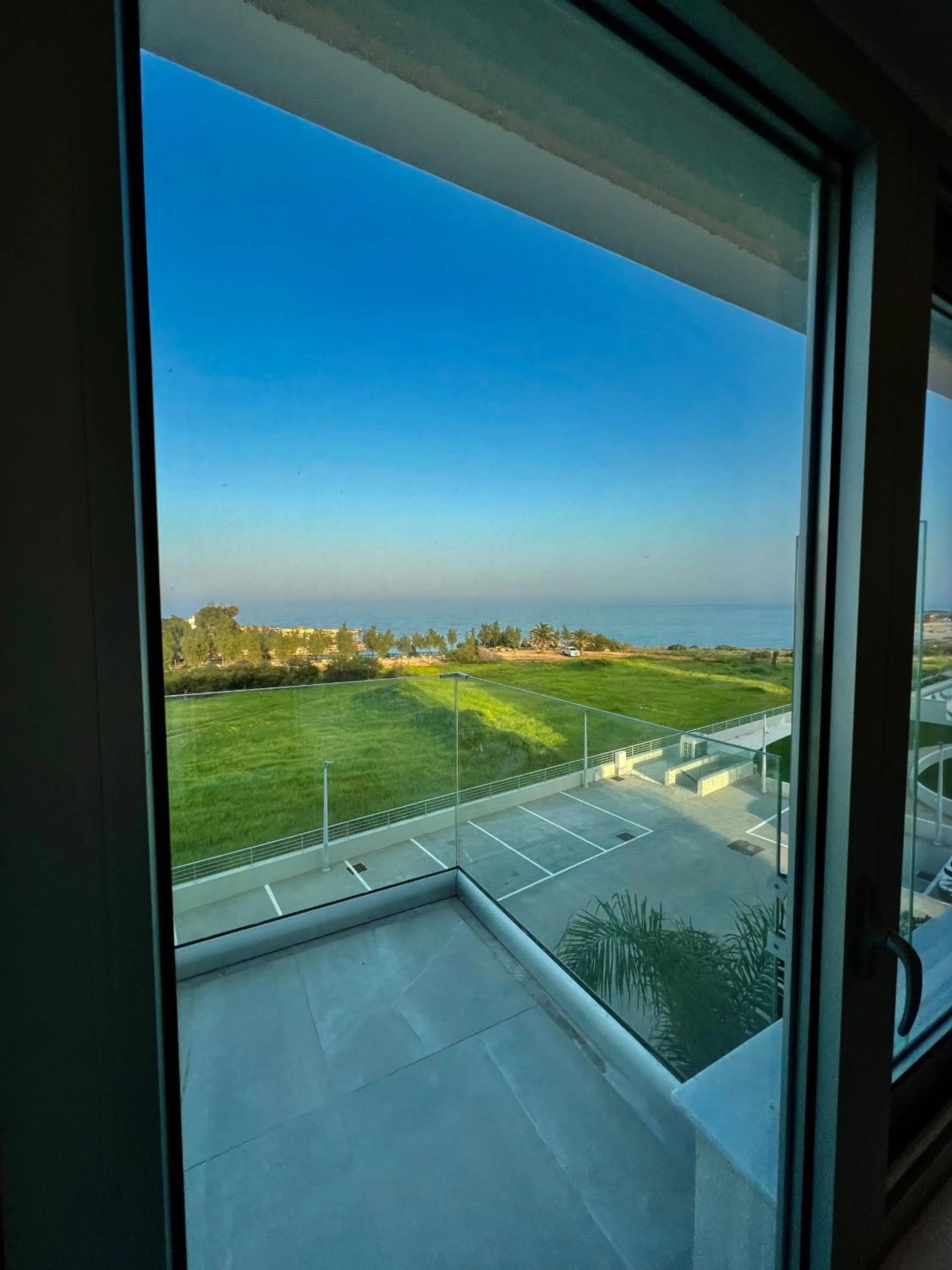 Day in Emerald Suites