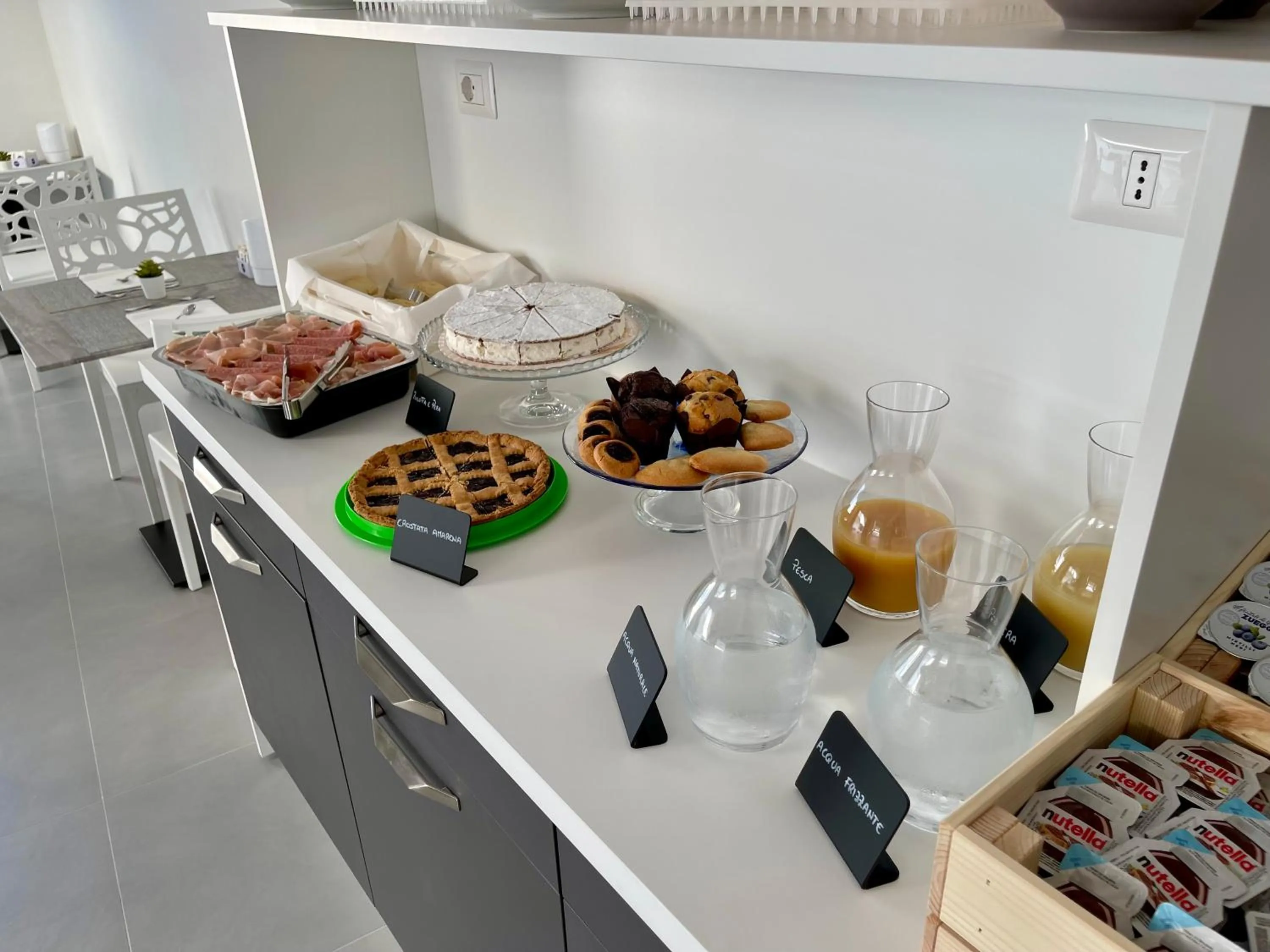 Breakfast in Matthew's Home B&B