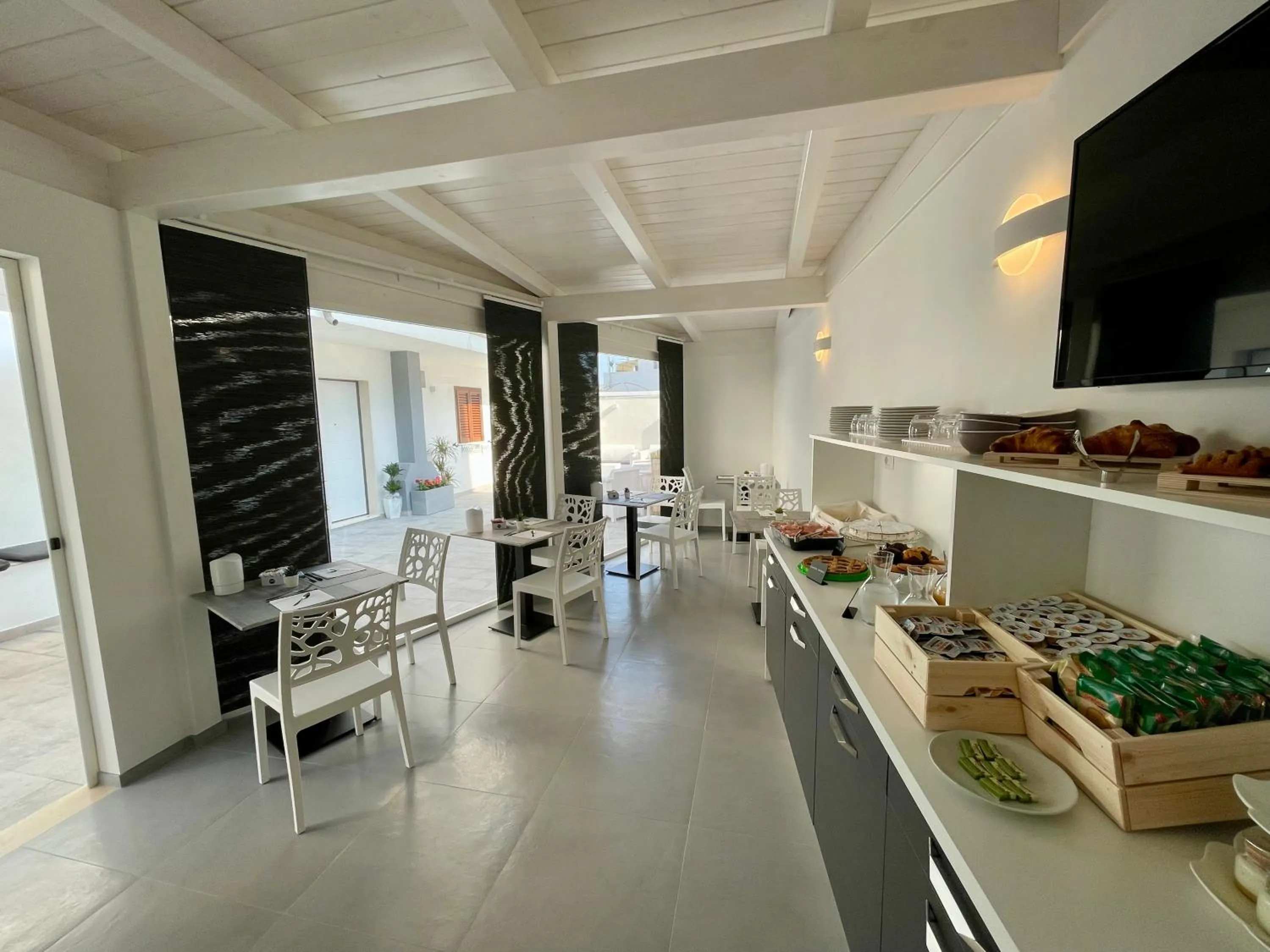 Breakfast in Matthew's Home B&B