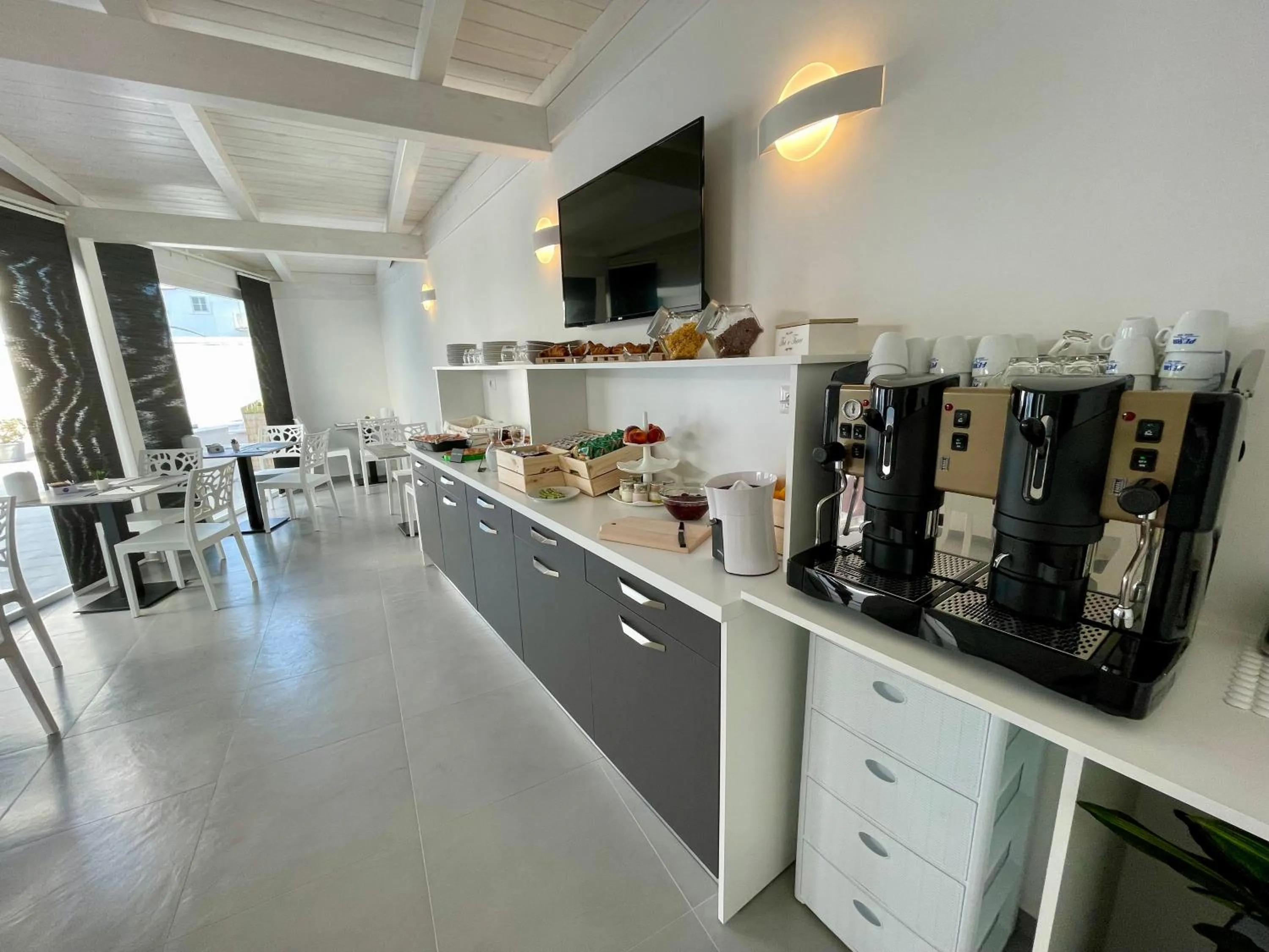 Breakfast in Matthew's Home B&B