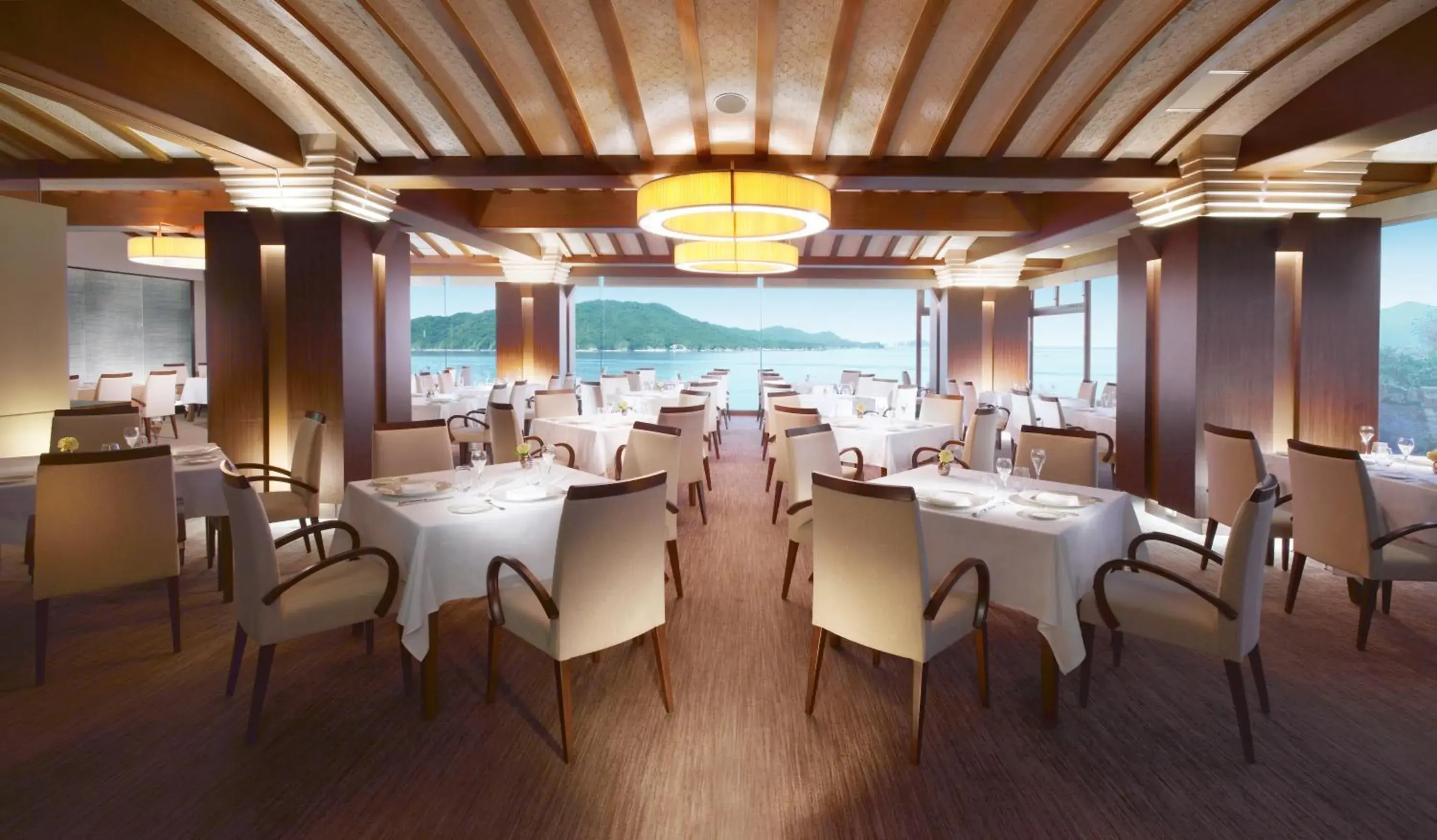 Restaurant/places to eat in Toba International Hotel Restaurant/places to eat in Toba International Hotel