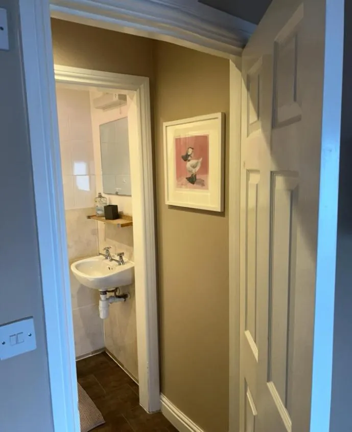 Bathroom in Admiral MacBride