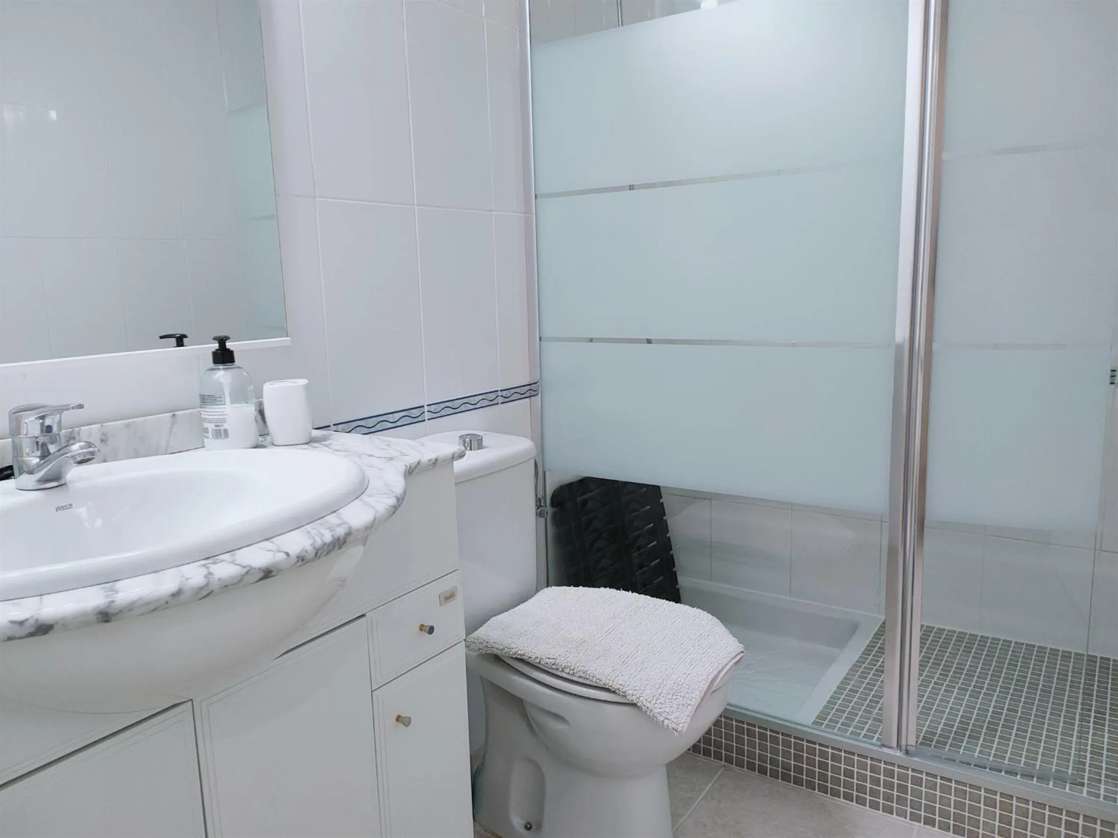 Bathroom in Ground floor Apartment close to Arenal Javea - 4 pers
