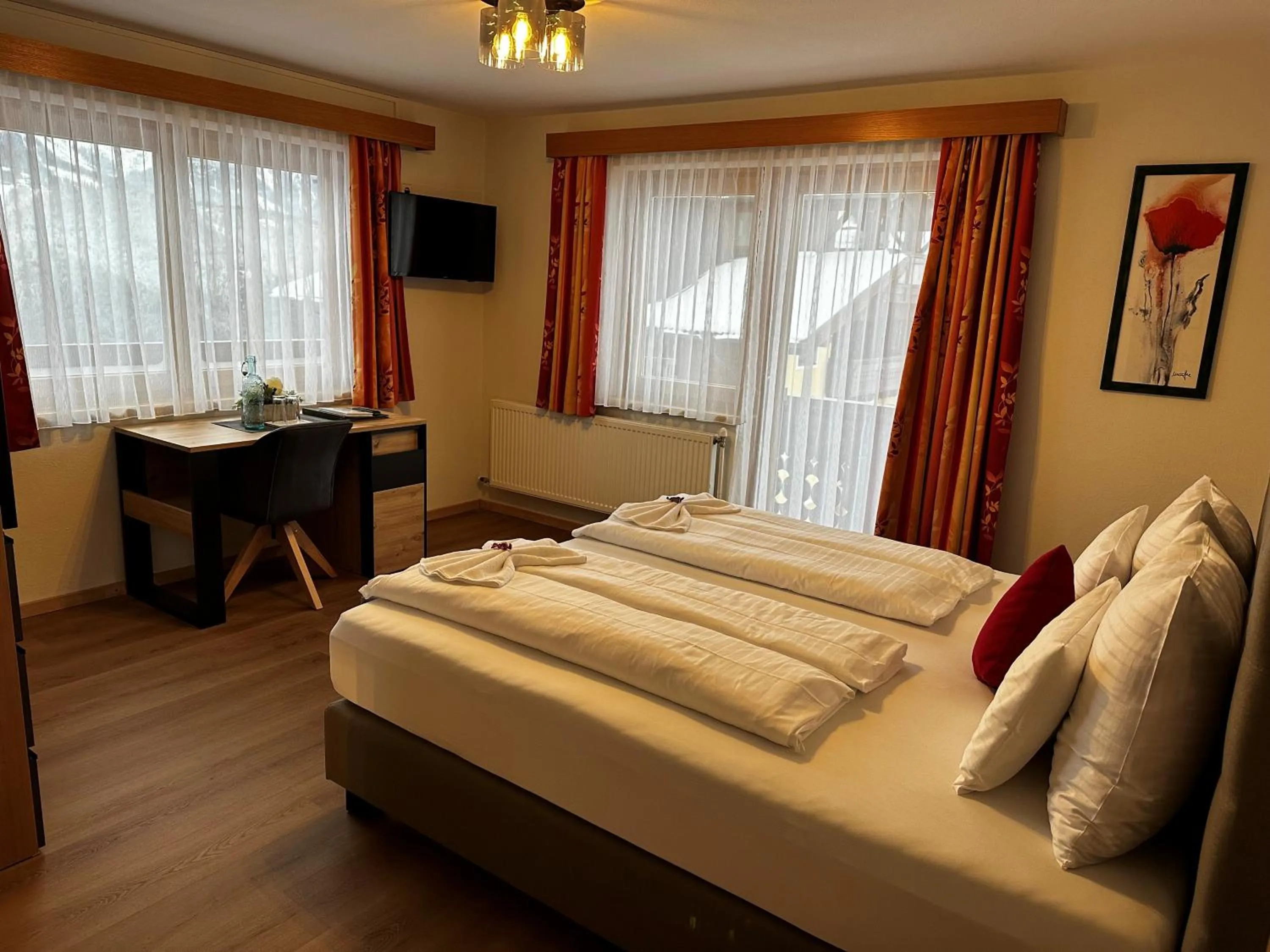 Photo of the whole room, Bed in Der Burgfellnerhof - Adults Only