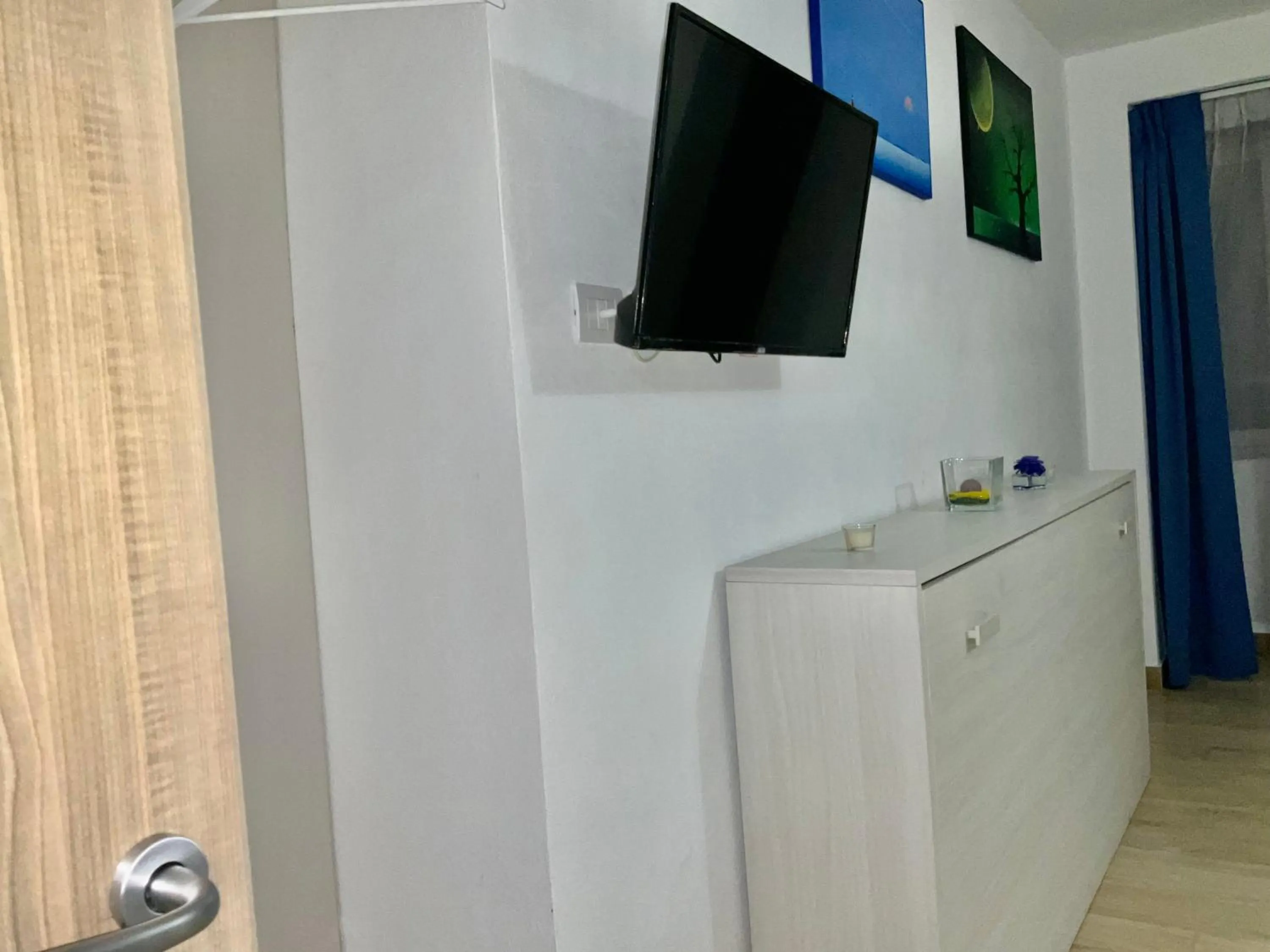 TV and multimedia in 'A Room de' Scugnizzi