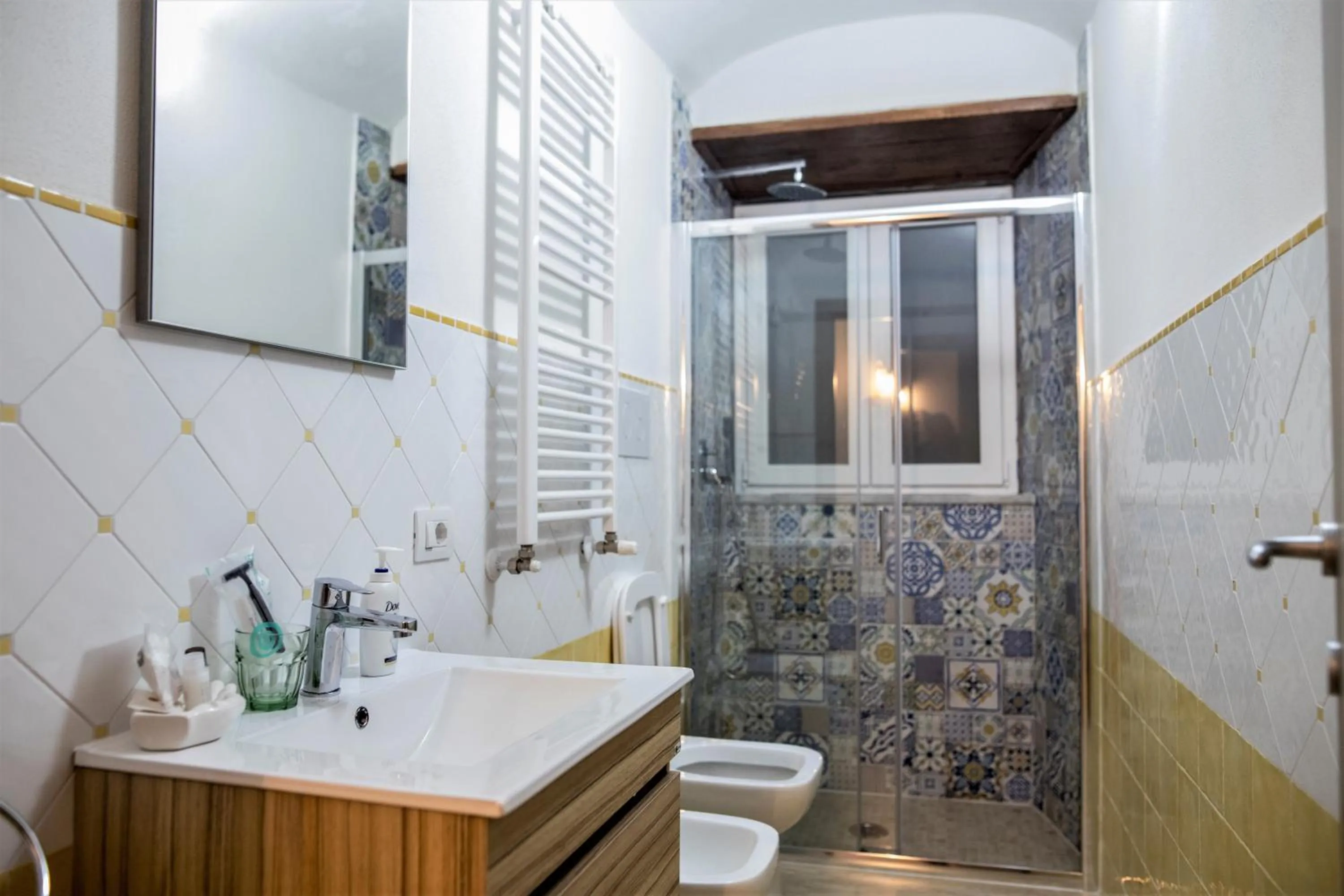 Bathroom in 'A Room de' Scugnizzi