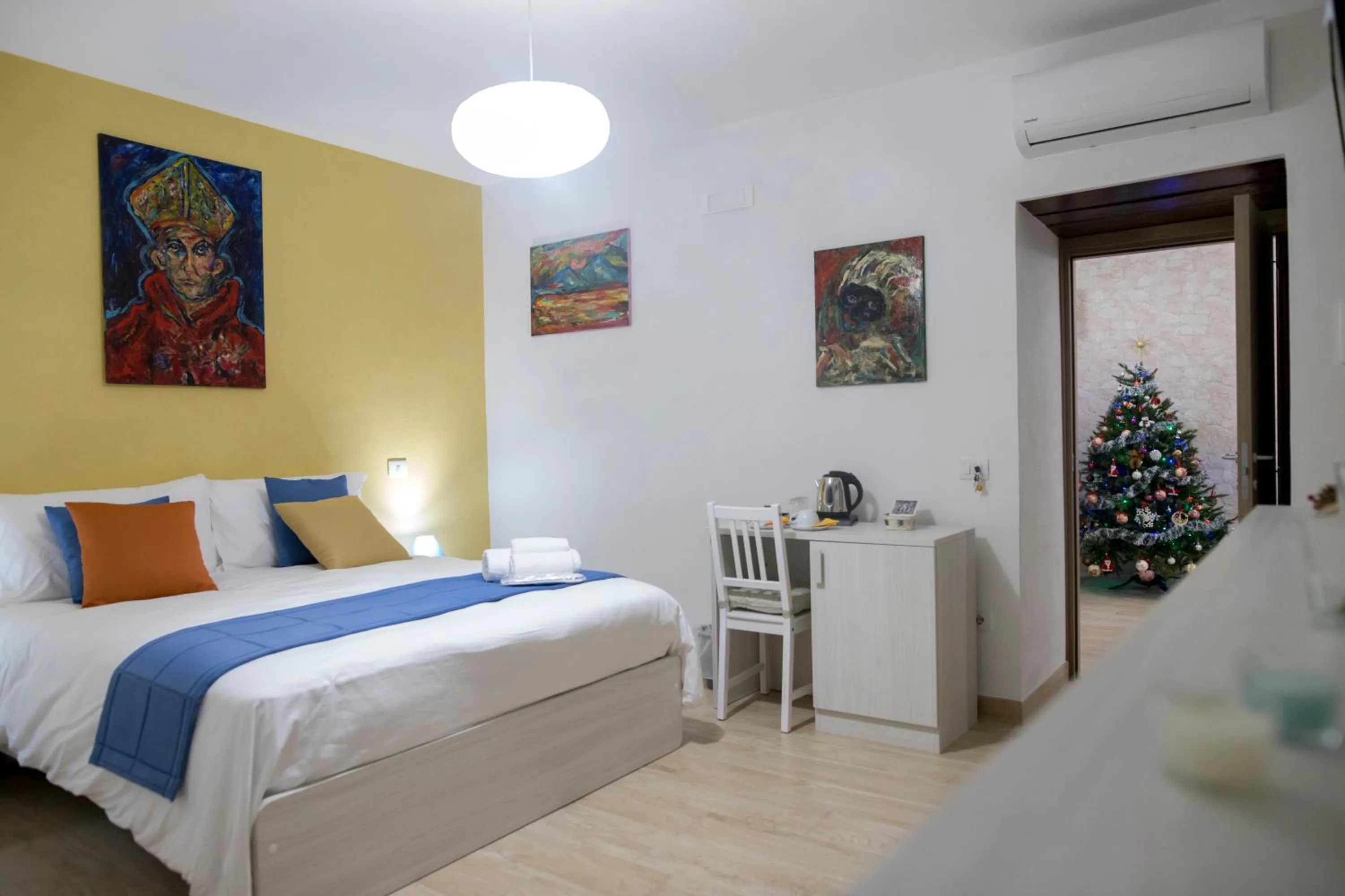 Bed in 'A Room de' Scugnizzi