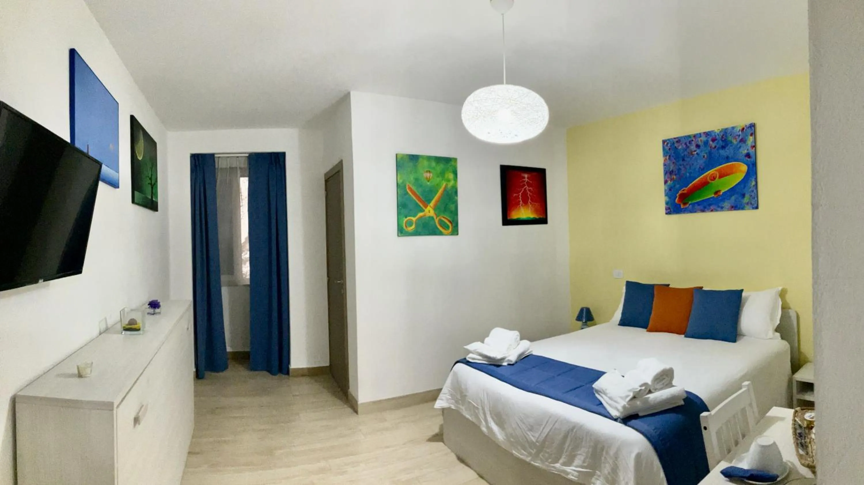 Bedroom, Bed in 'A Room de' Scugnizzi