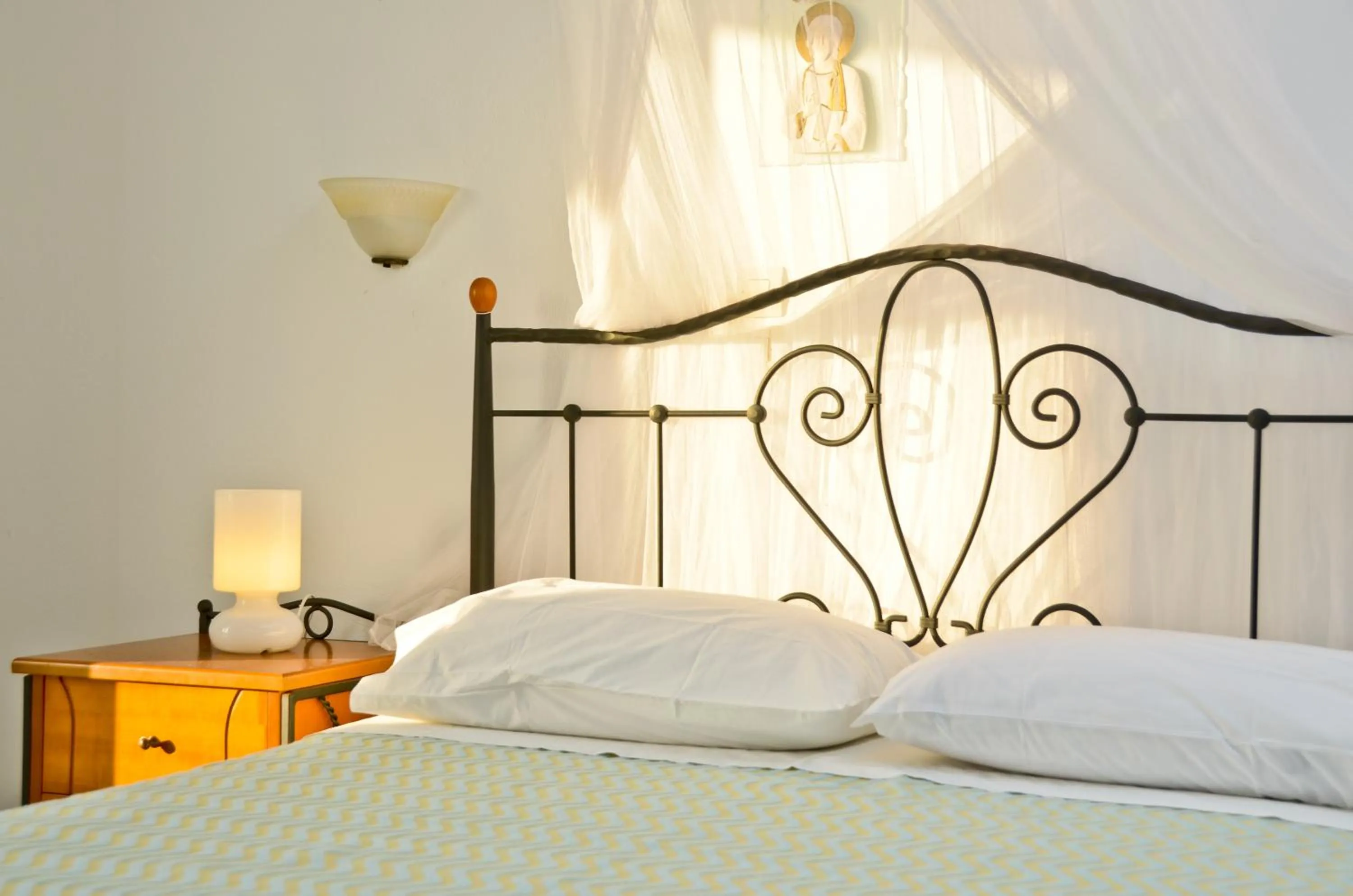 Summer, Bed in Ydreos Studios & Apartments