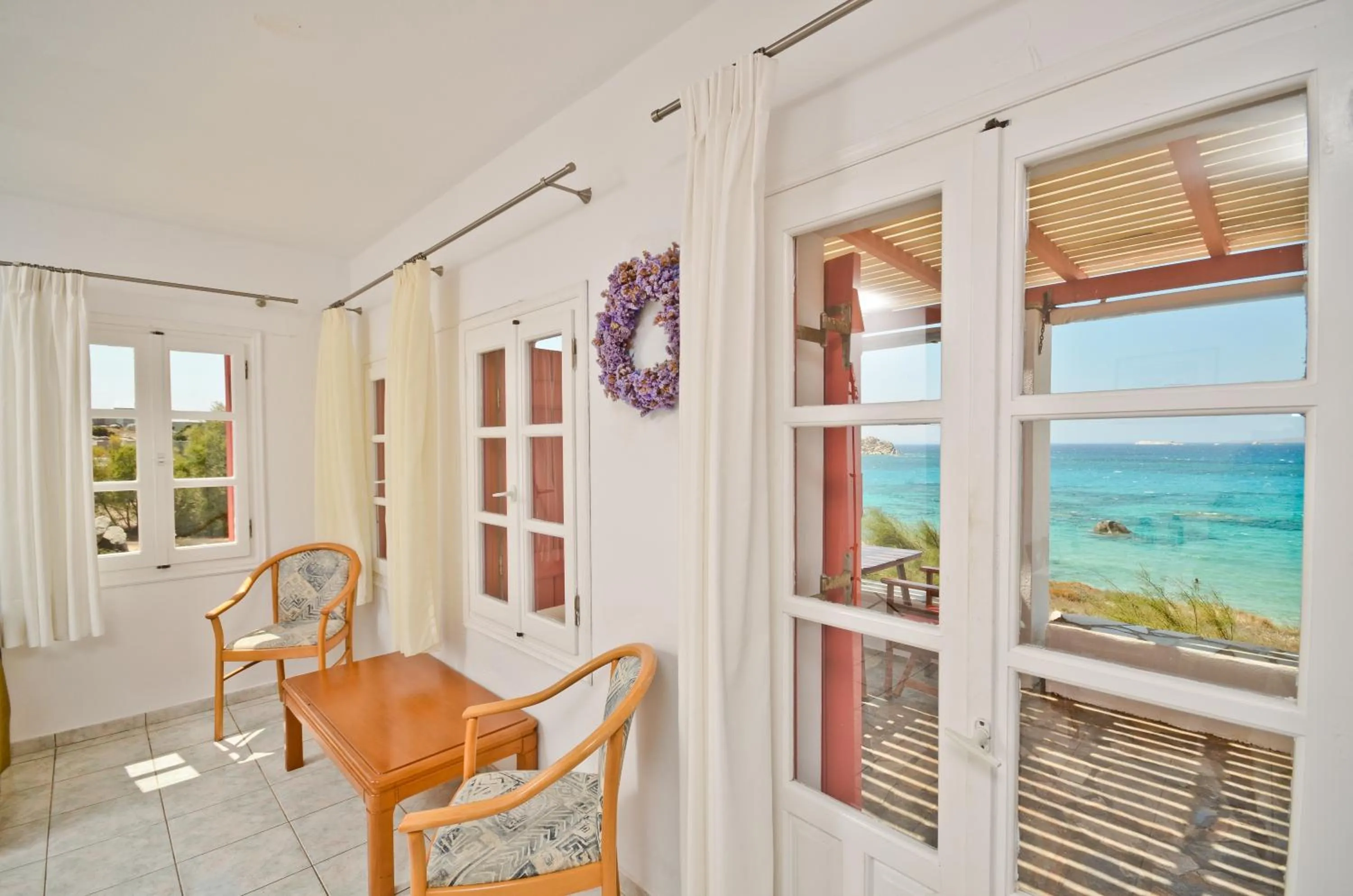 Day in Ydreos Studios & Apartments