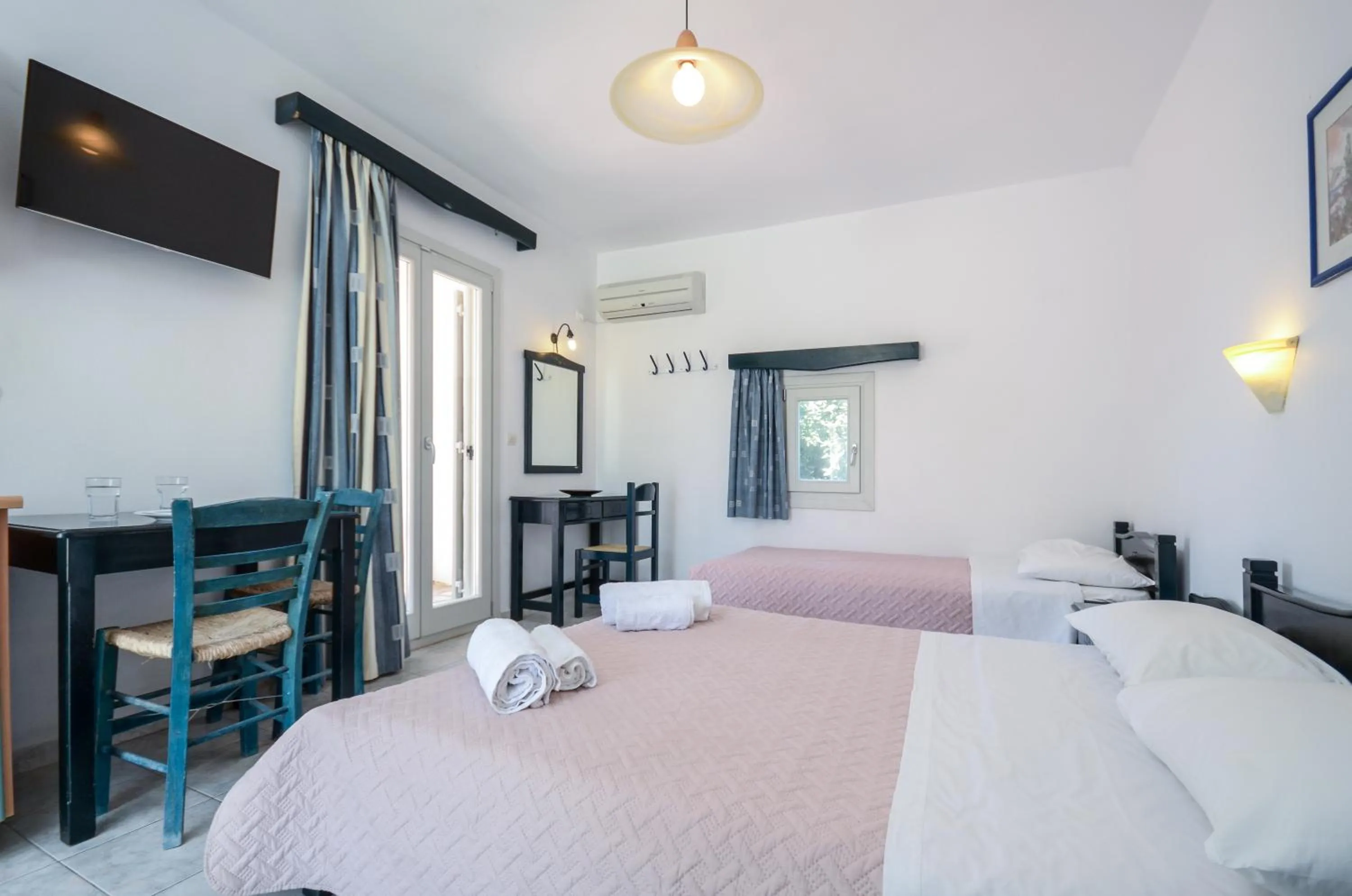 Bedroom, Bed in Ydreos Studios & Apartments