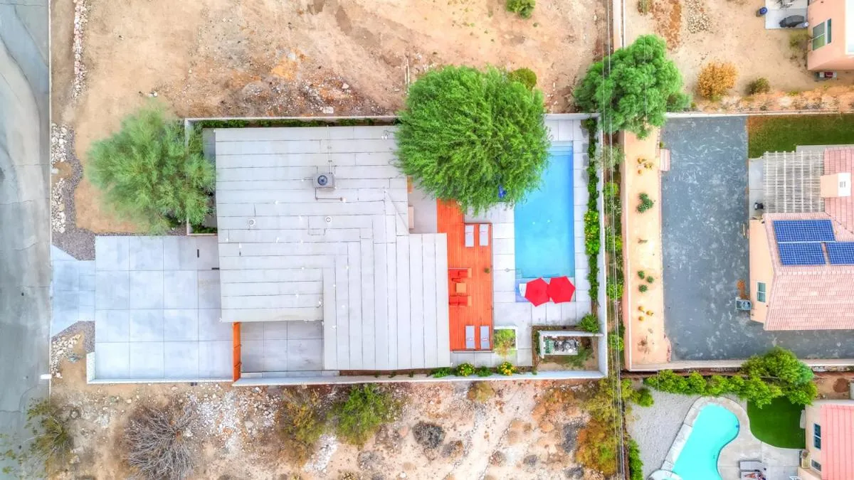 The Good House- Hot Spring Hideaway