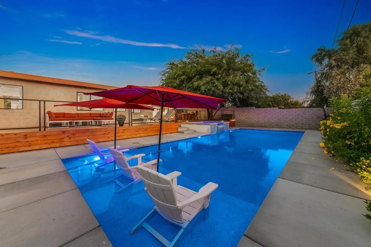 The Good House- Hot Spring Hideaway