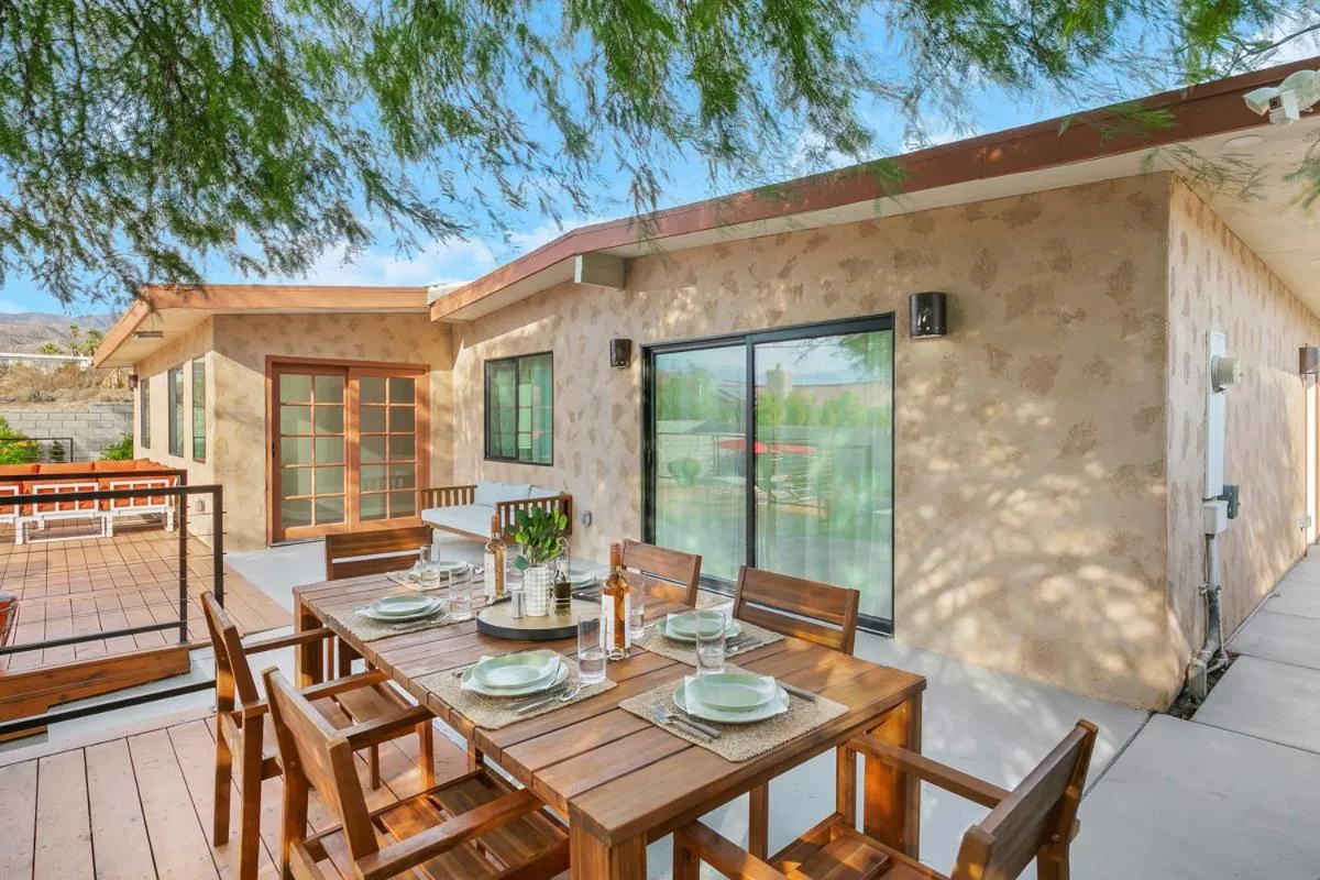 Patio in The Good House- Hot Spring Hideaway