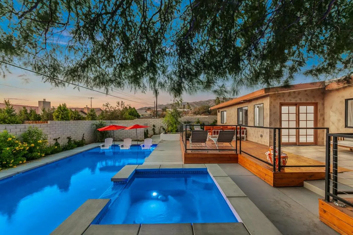 The Good House- Hot Spring Hideaway