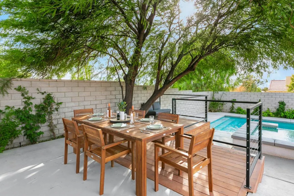 The Good House- Hot Spring Hideaway